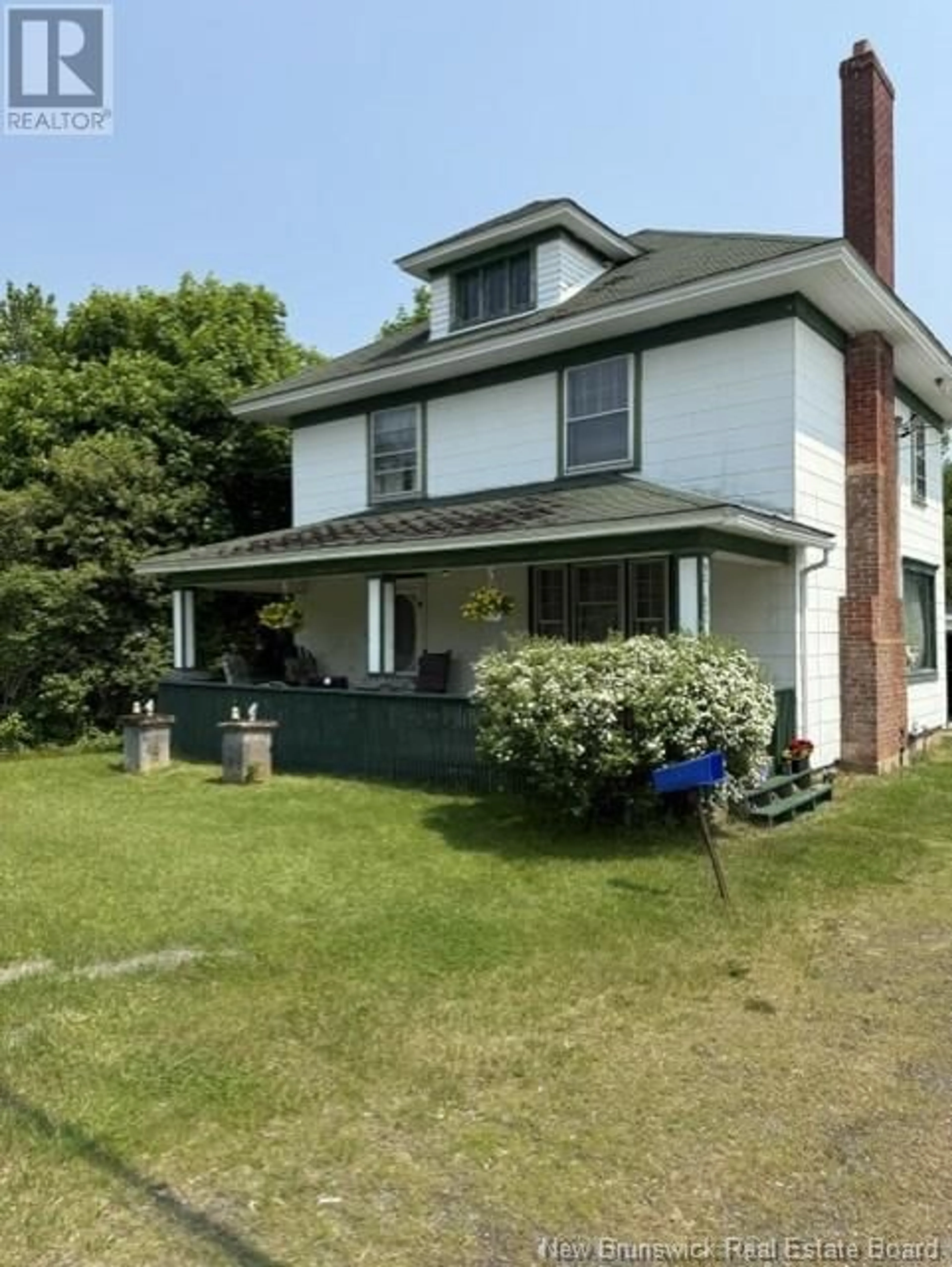 A pic from outside/outdoor area/front of a property/back of a property/a pic from drone, street for 2782 KING GEORGE HIGHWAY, Miramichi New Brunswick E1V6Z5