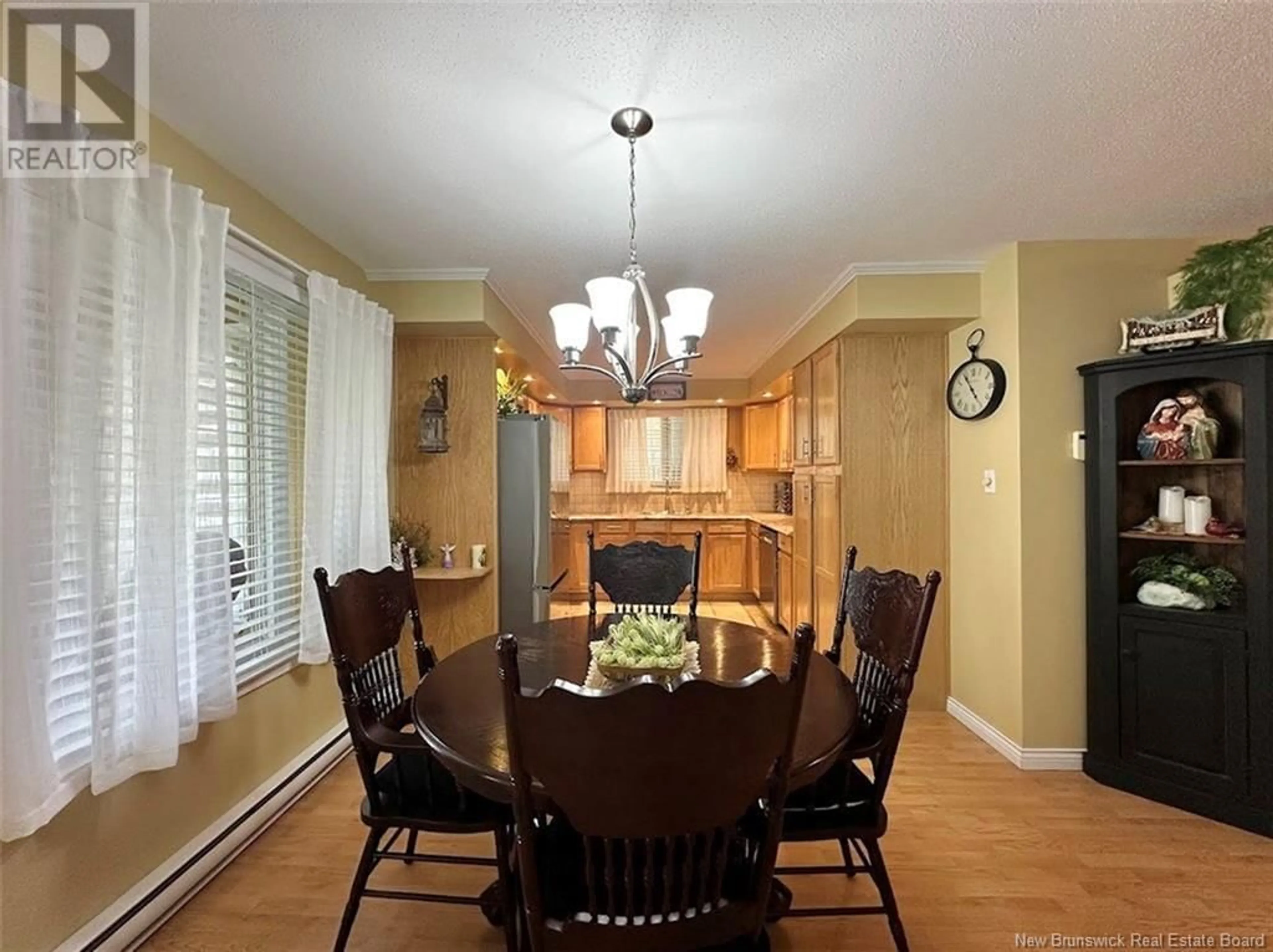Dining room, wood/laminate floor for 4 BELLEVUE STREET, Saint-François-de-Madawaska New Brunswick E7A1A3