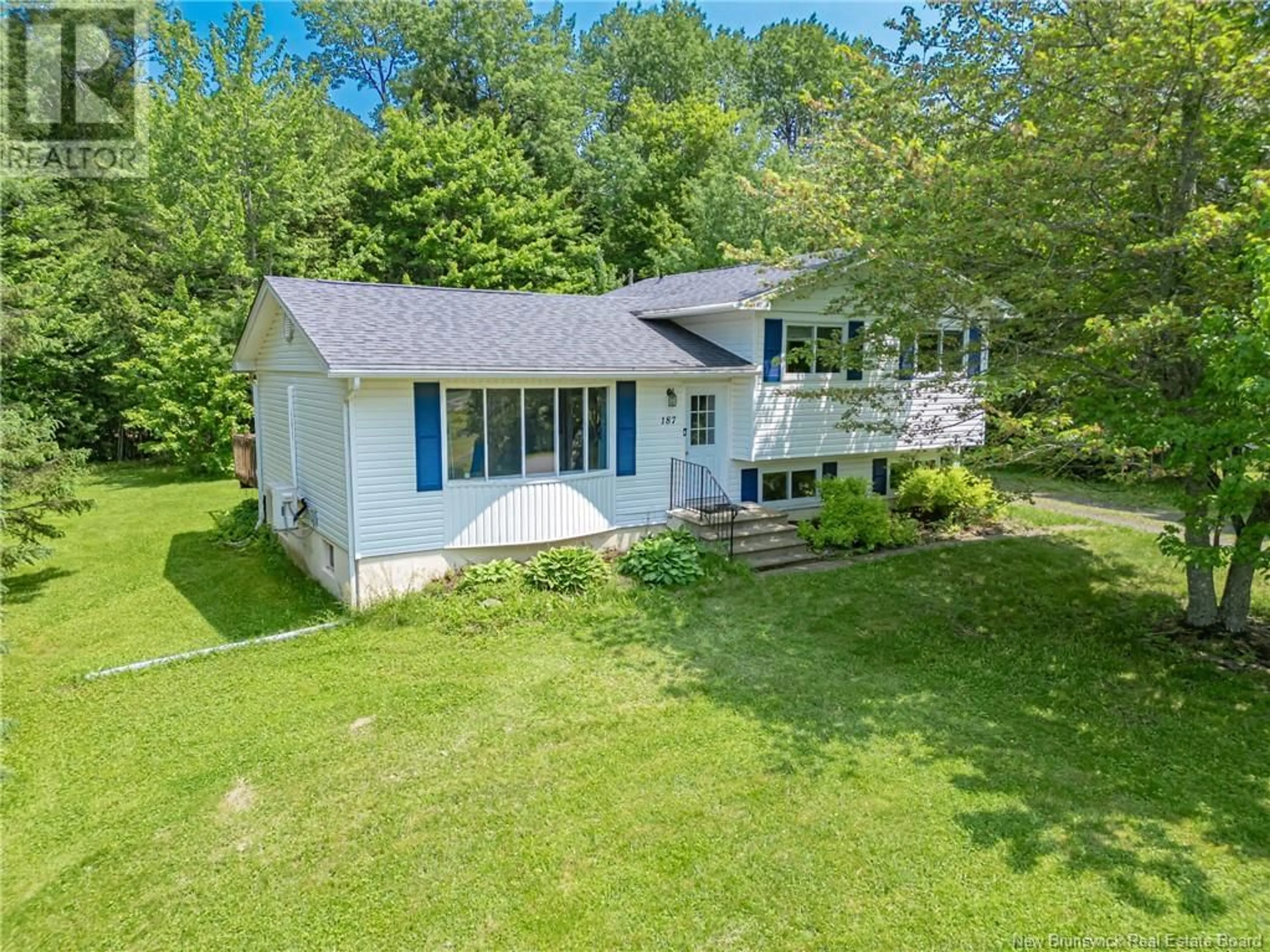 A pic from outside/outdoor area/front of a property/back of a property/a pic from drone, water/lake/river/ocean view for 187 SUNRISE ESTATE DRIVE, New Maryland New Brunswick E3C1G6