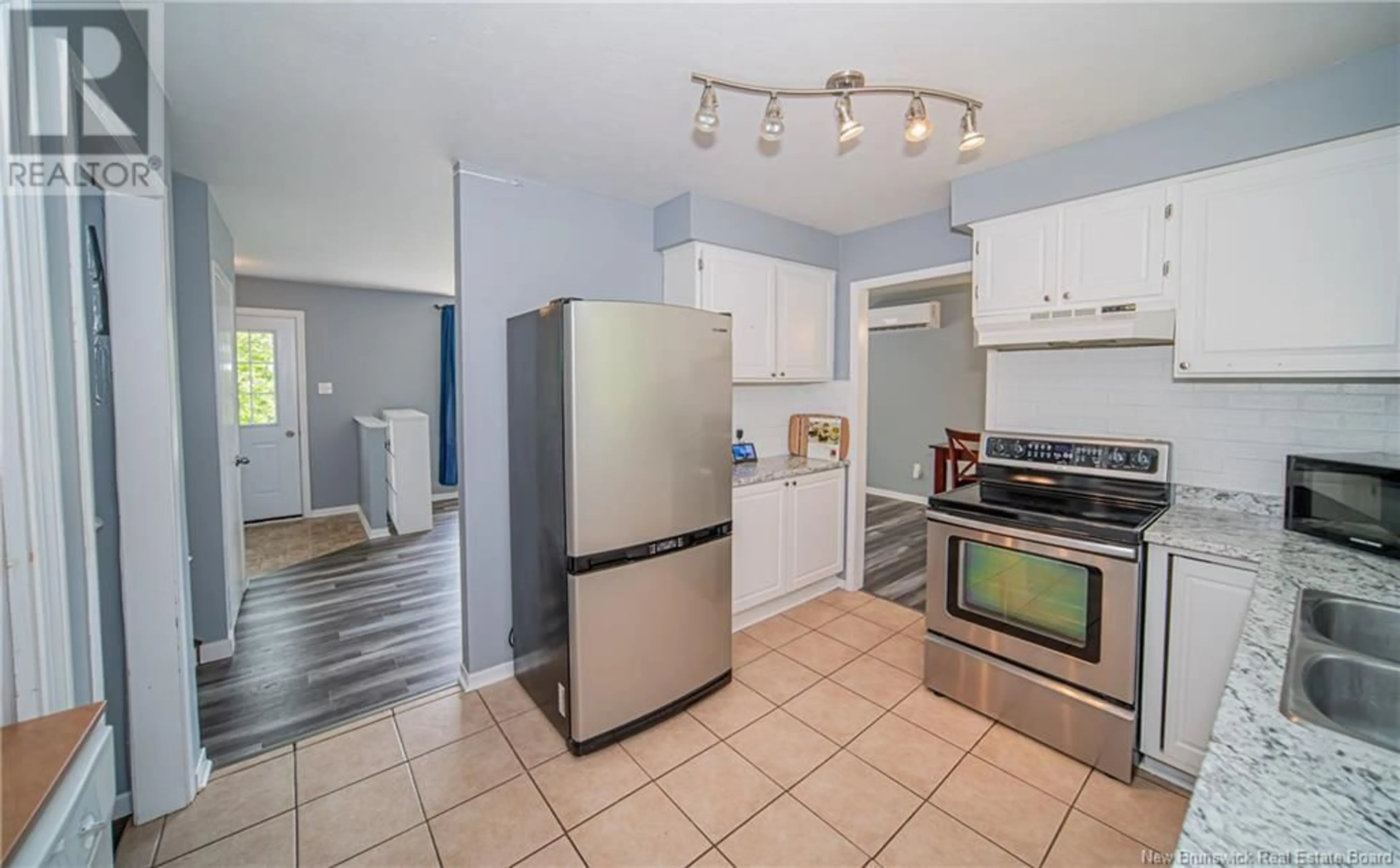 Standard kitchen, ceramic/tile floor for 187 SUNRISE ESTATE DRIVE, New Maryland New Brunswick E3C1G6