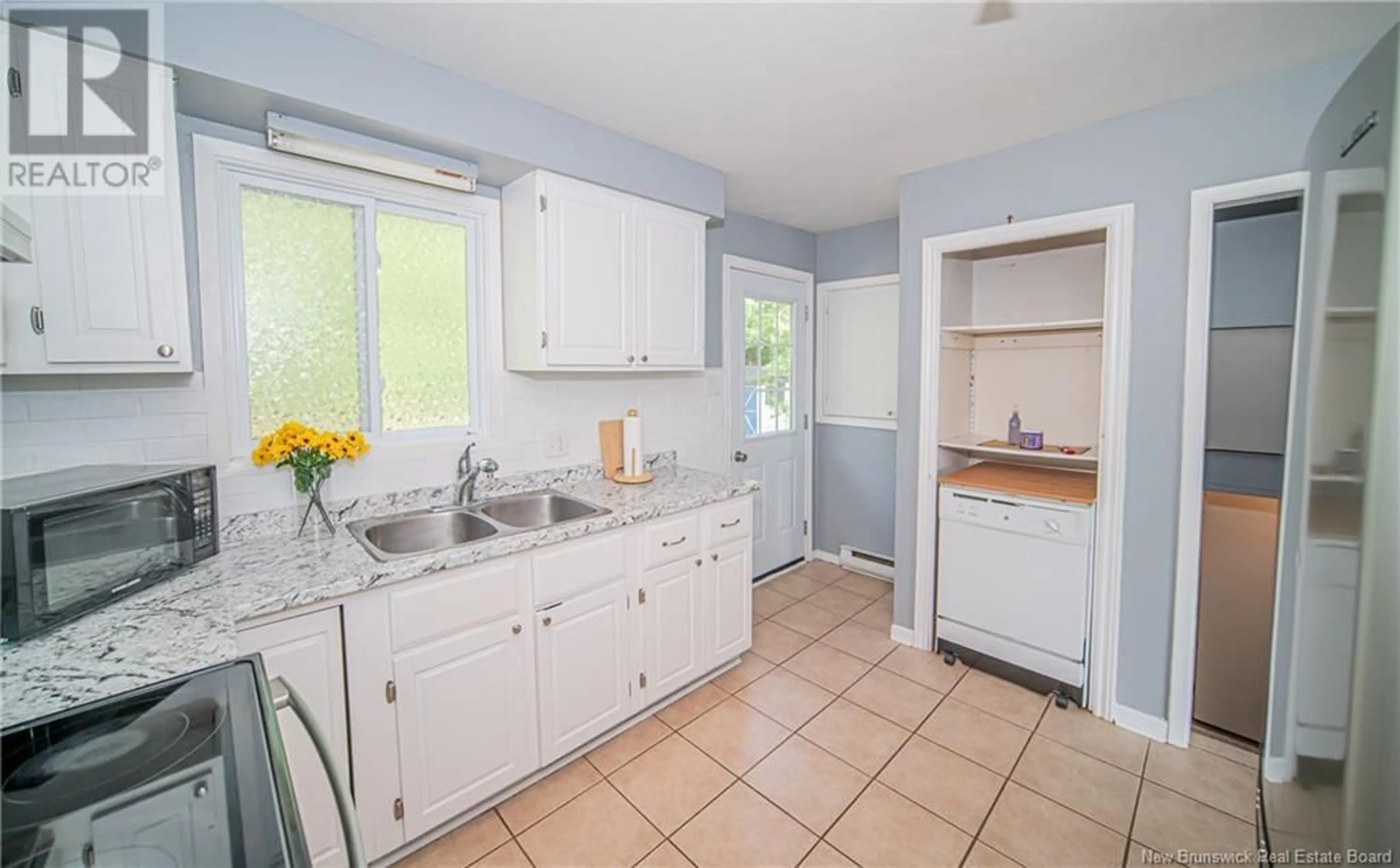 Standard kitchen, ceramic/tile floor for 187 SUNRISE ESTATE DRIVE, New Maryland New Brunswick E3C1G6