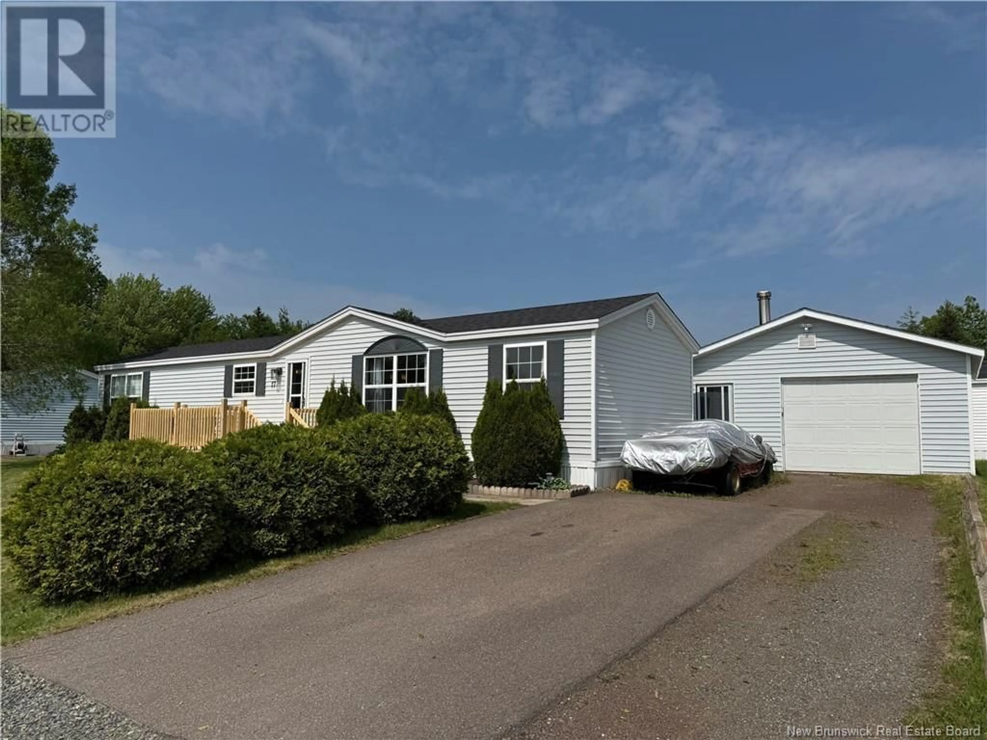 Home with vinyl exterior material, street for 17 LOBELIA STREET, Moncton New Brunswick E1H2Y6