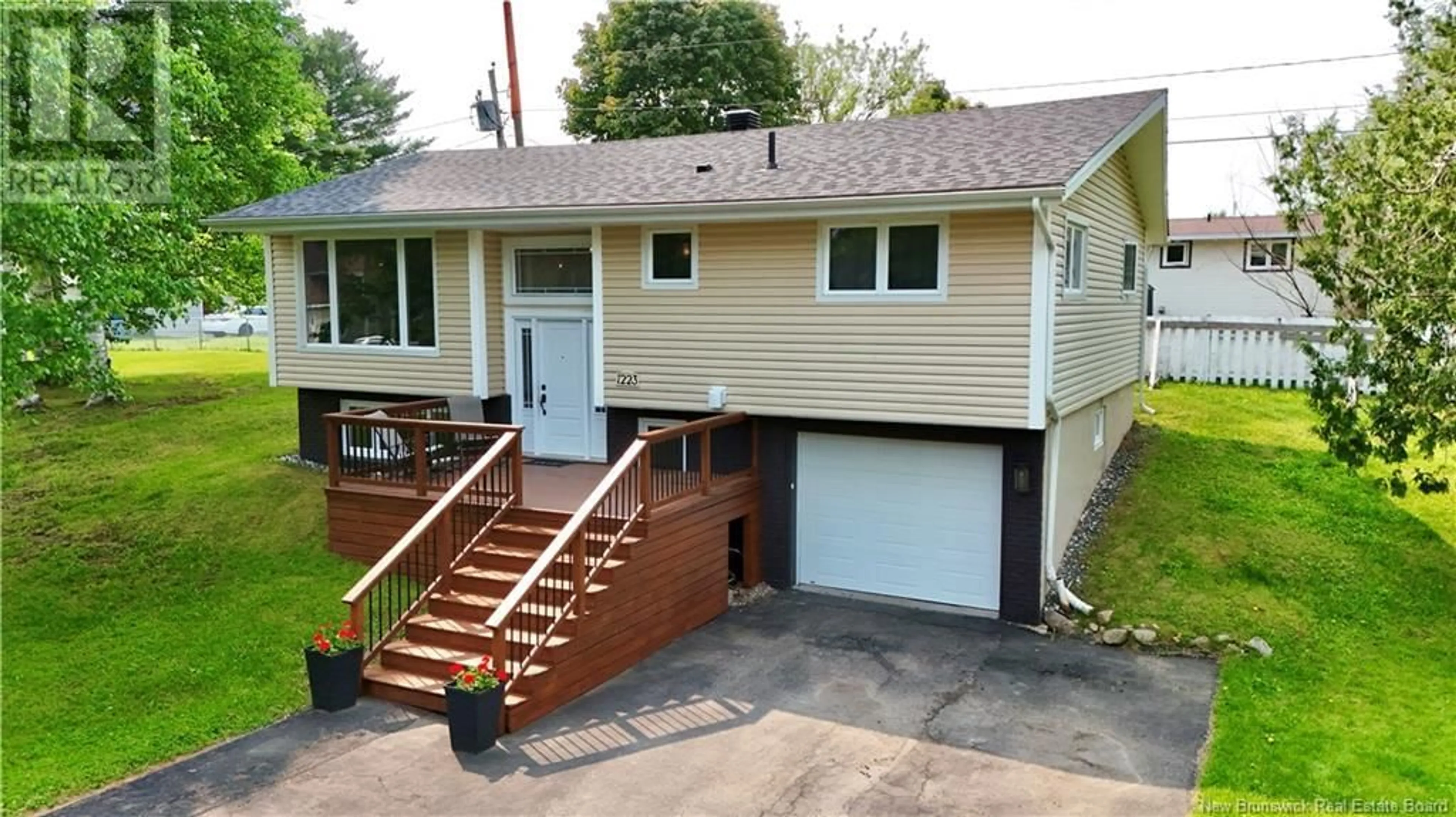 Home with vinyl exterior material, street for 1223 ULRIC, Bathurst New Brunswick E2A3X9