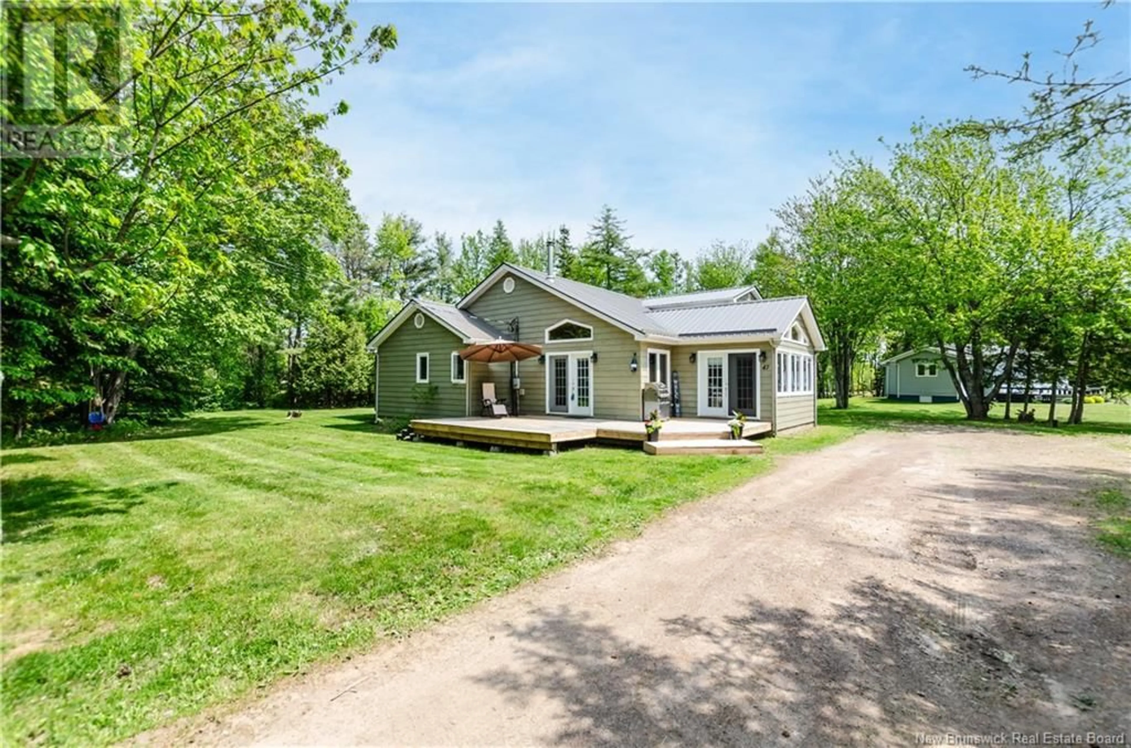 A pic from outside/outdoor area/front of a property/back of a property/a pic from drone, street for 47 BARON, Grand-Barachois New Brunswick E4P6T4
