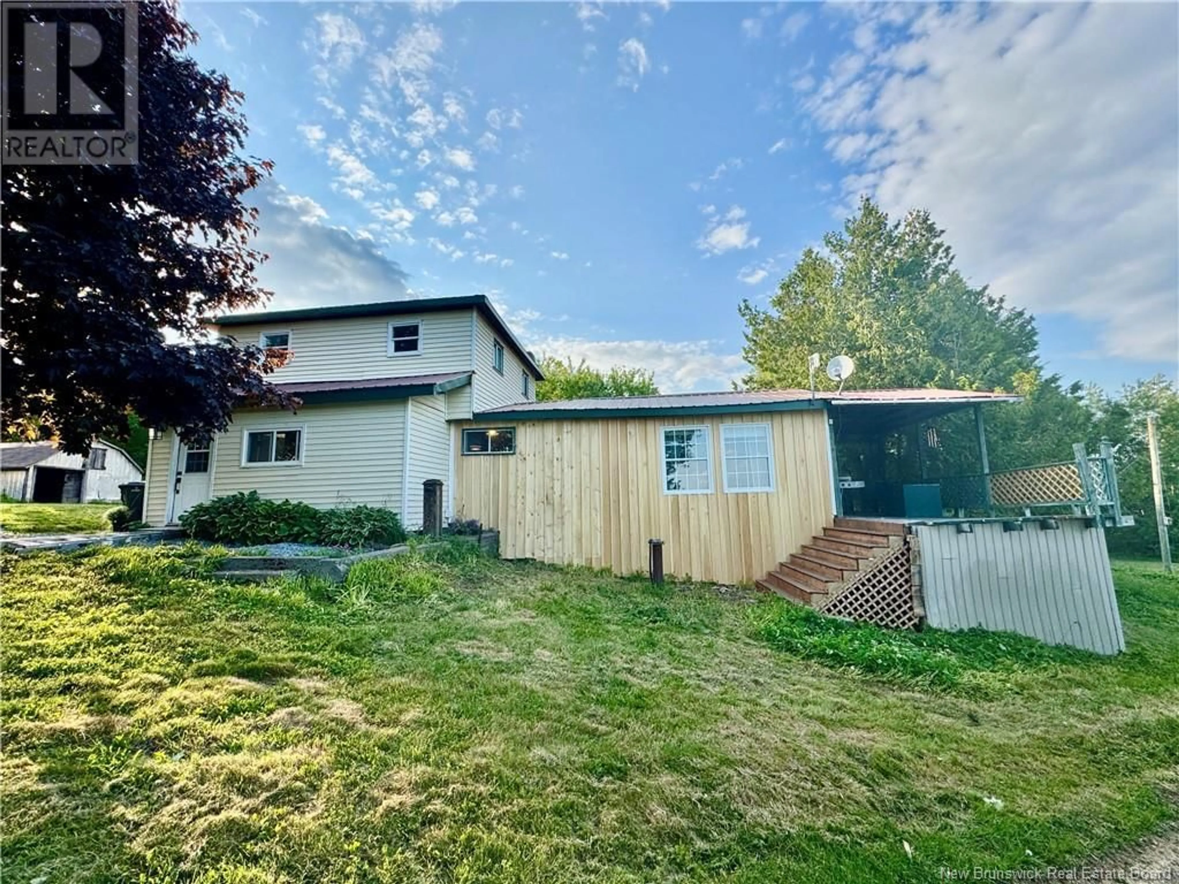 A pic from outside/outdoor area/front of a property/back of a property/a pic from drone, unknown for 2286 ROUTE 102, Gagetown New Brunswick E5M1T6