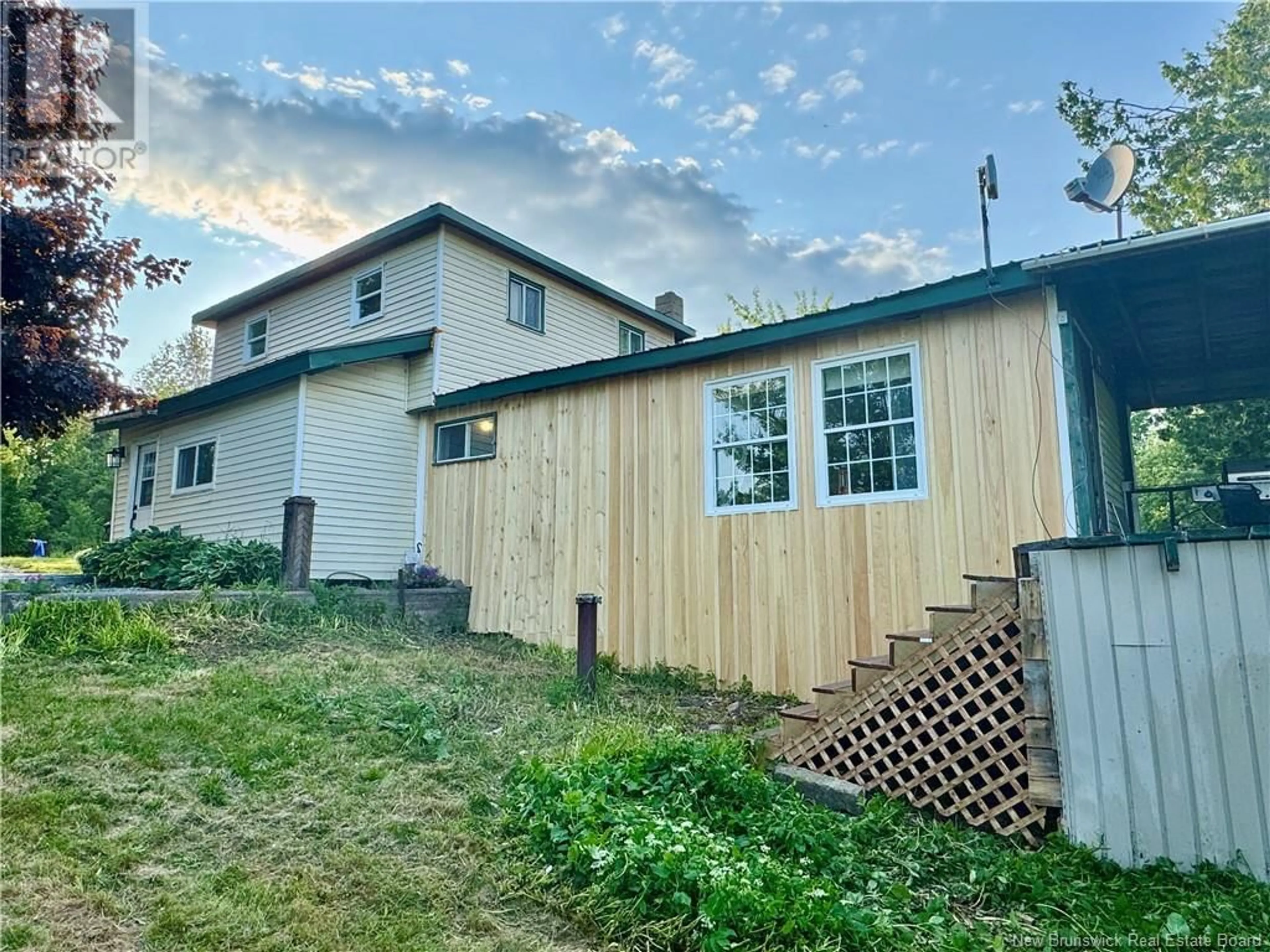 A pic from outside/outdoor area/front of a property/back of a property/a pic from drone, building for 2286 ROUTE 102, Gagetown New Brunswick E5M1T6