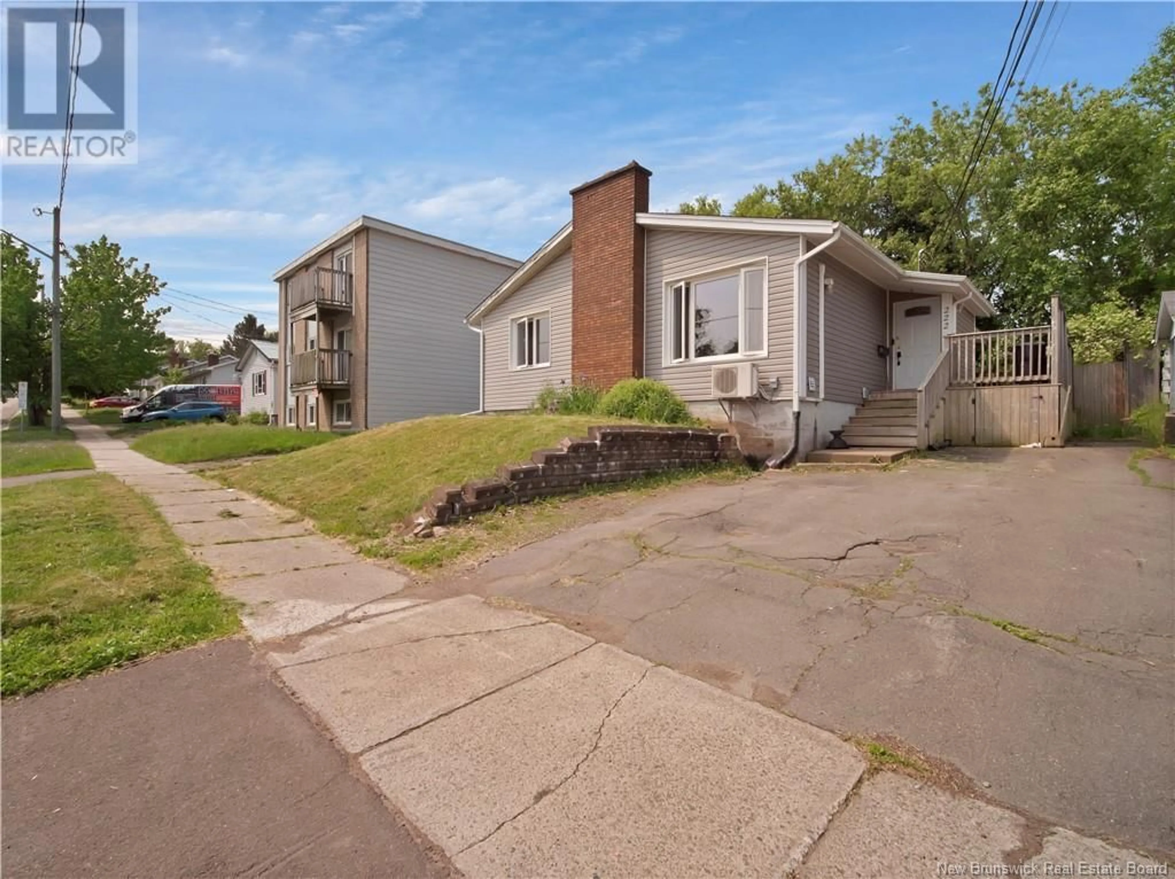 A pic from outside/outdoor area/front of a property/back of a property/a pic from drone, street for 222 JONES STREET, Moncton New Brunswick E1C6K3