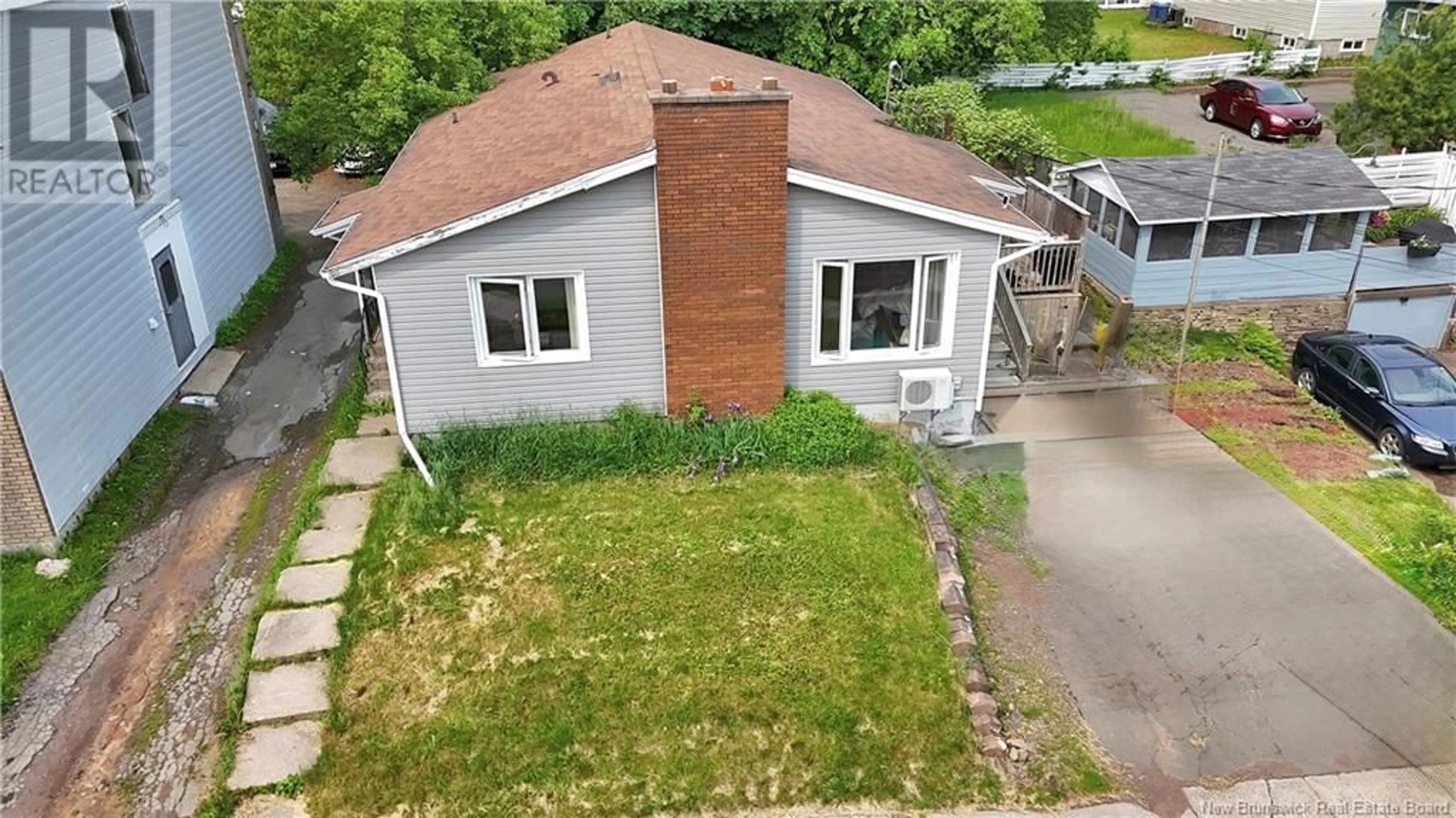 A pic from outside/outdoor area/front of a property/back of a property/a pic from drone, street for 222 JONES STREET, Moncton New Brunswick E1C6K3