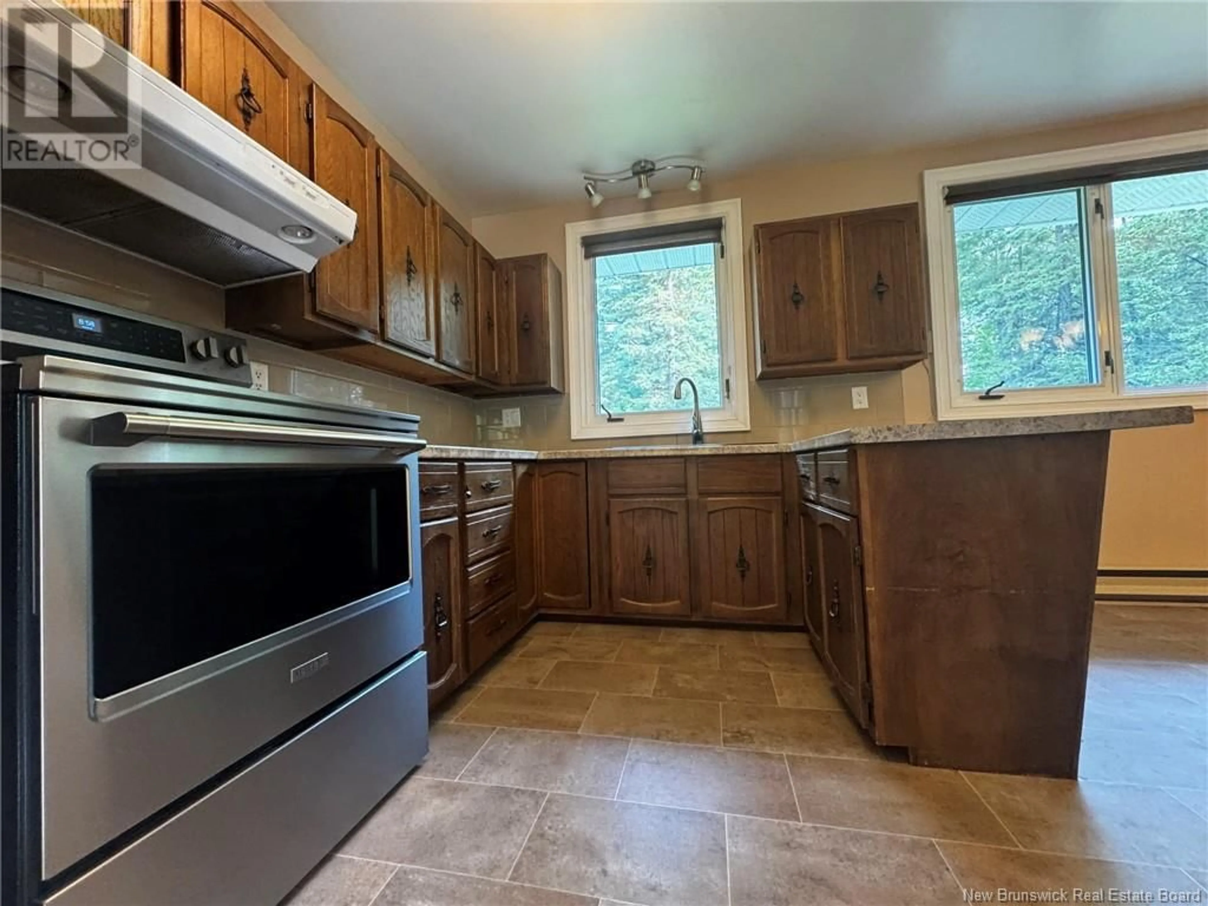 Standard kitchen, unknown for 827 WELLINGTON STREET, Miramichi New Brunswick E1N4N5