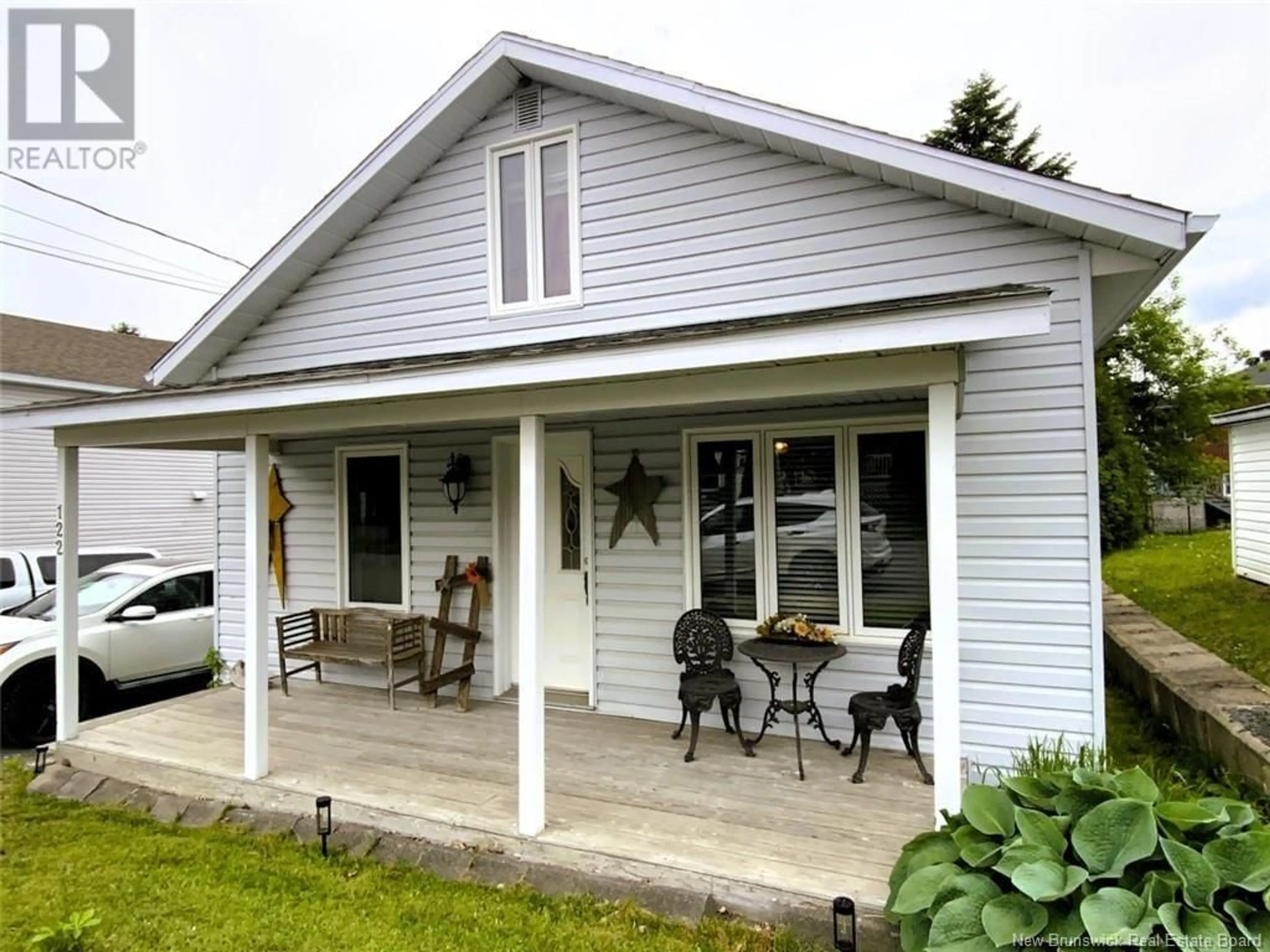Home with vinyl exterior material, street for 122 35E AVENUE, Edmundston New Brunswick E3V2V3