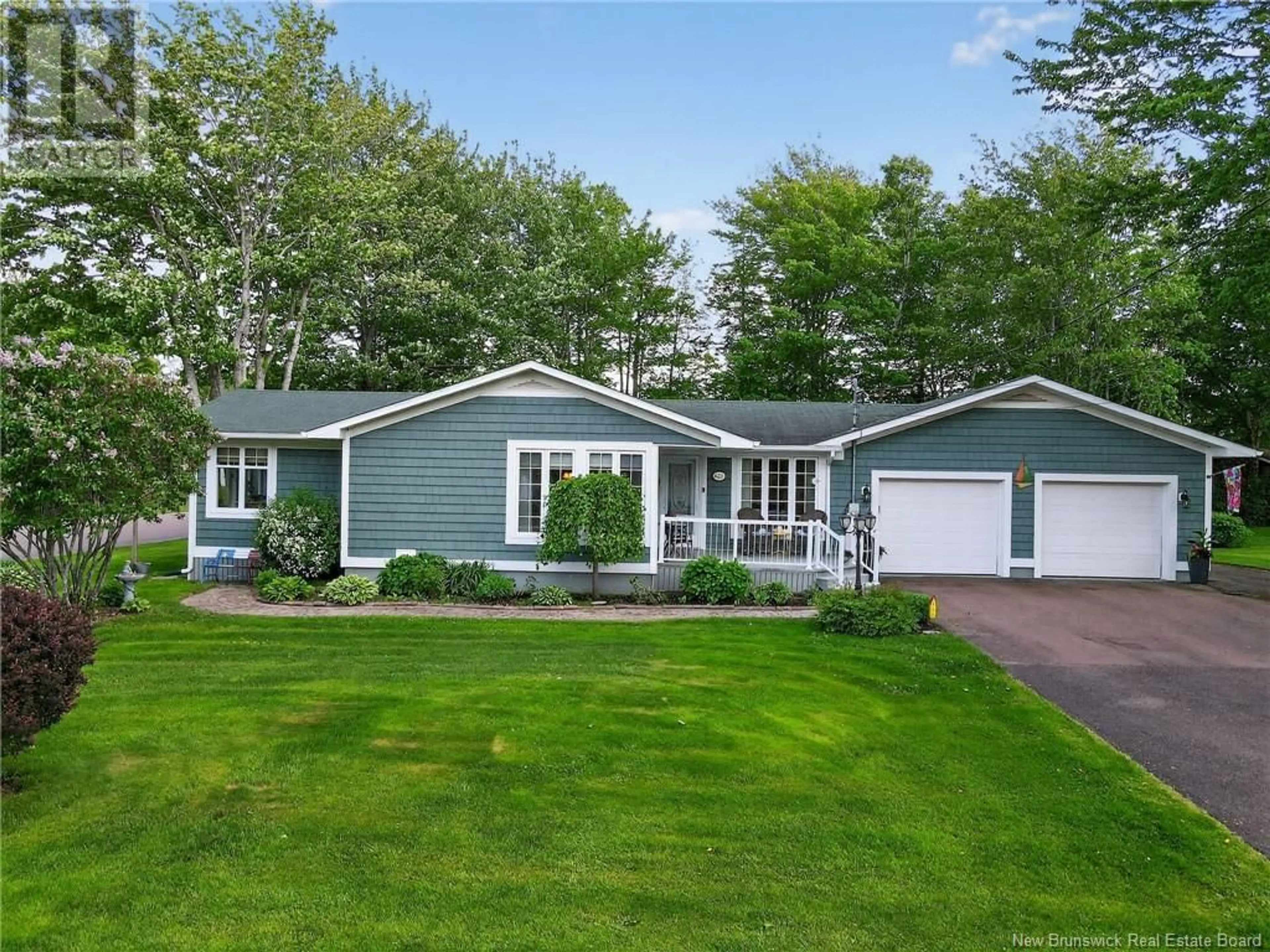 Home with vinyl exterior material, street for 451 BREAUX BRIDGE, Shediac New Brunswick E4P2M5