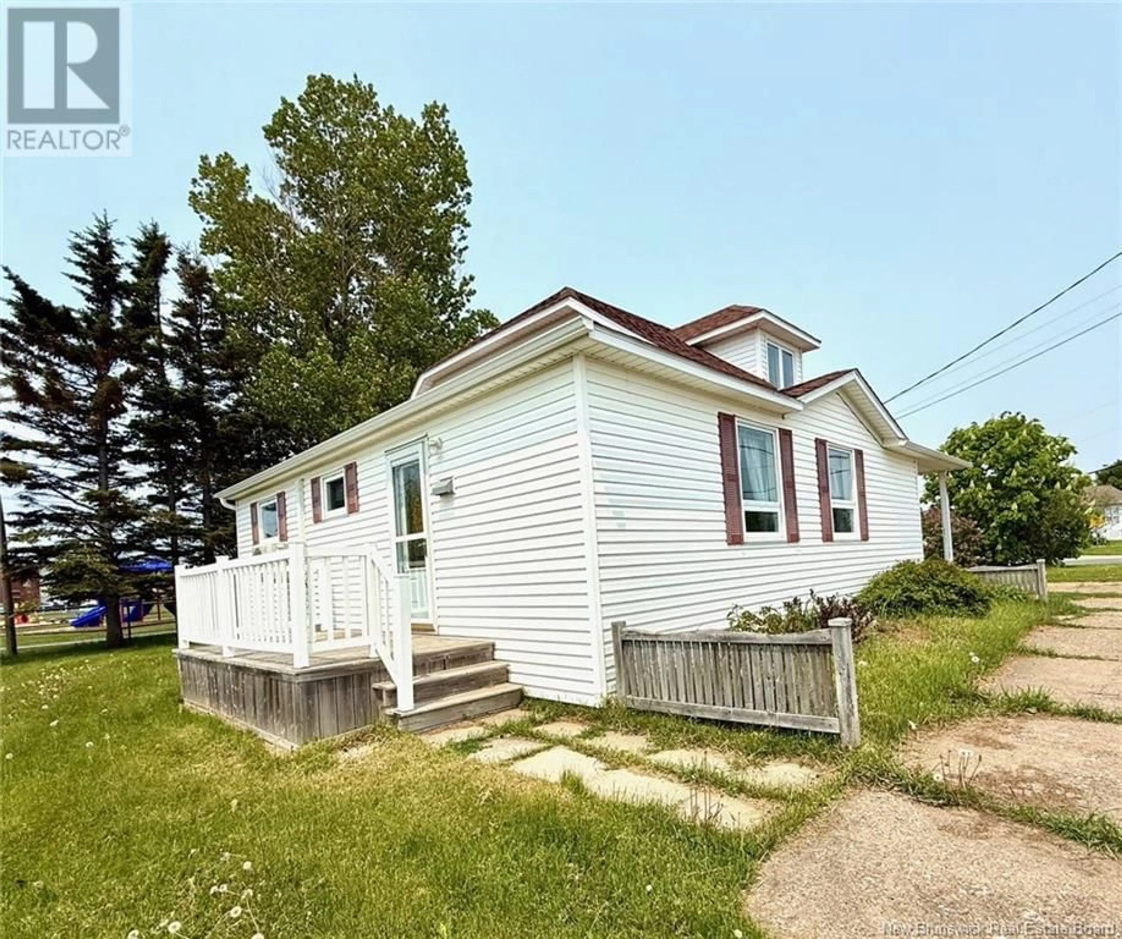 Shed for 56 RUE DU PÊCHEUR, Lamèque New Brunswick E8T1J4