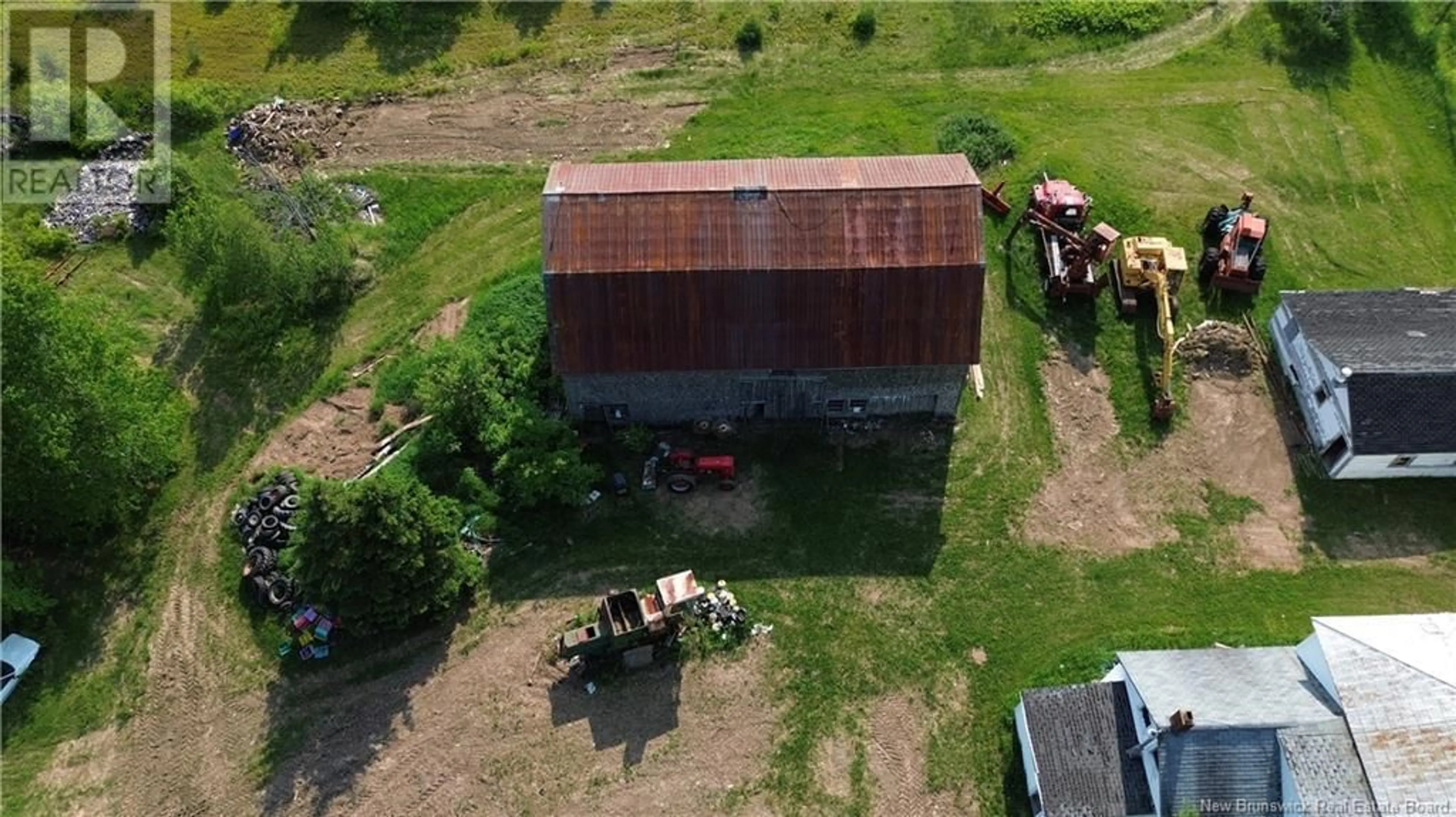 A pic from outside/outdoor area/front of a property/back of a property/a pic from drone, building for 525 TILLEY ROAD, Tilley Road New Brunswick E8M1R9