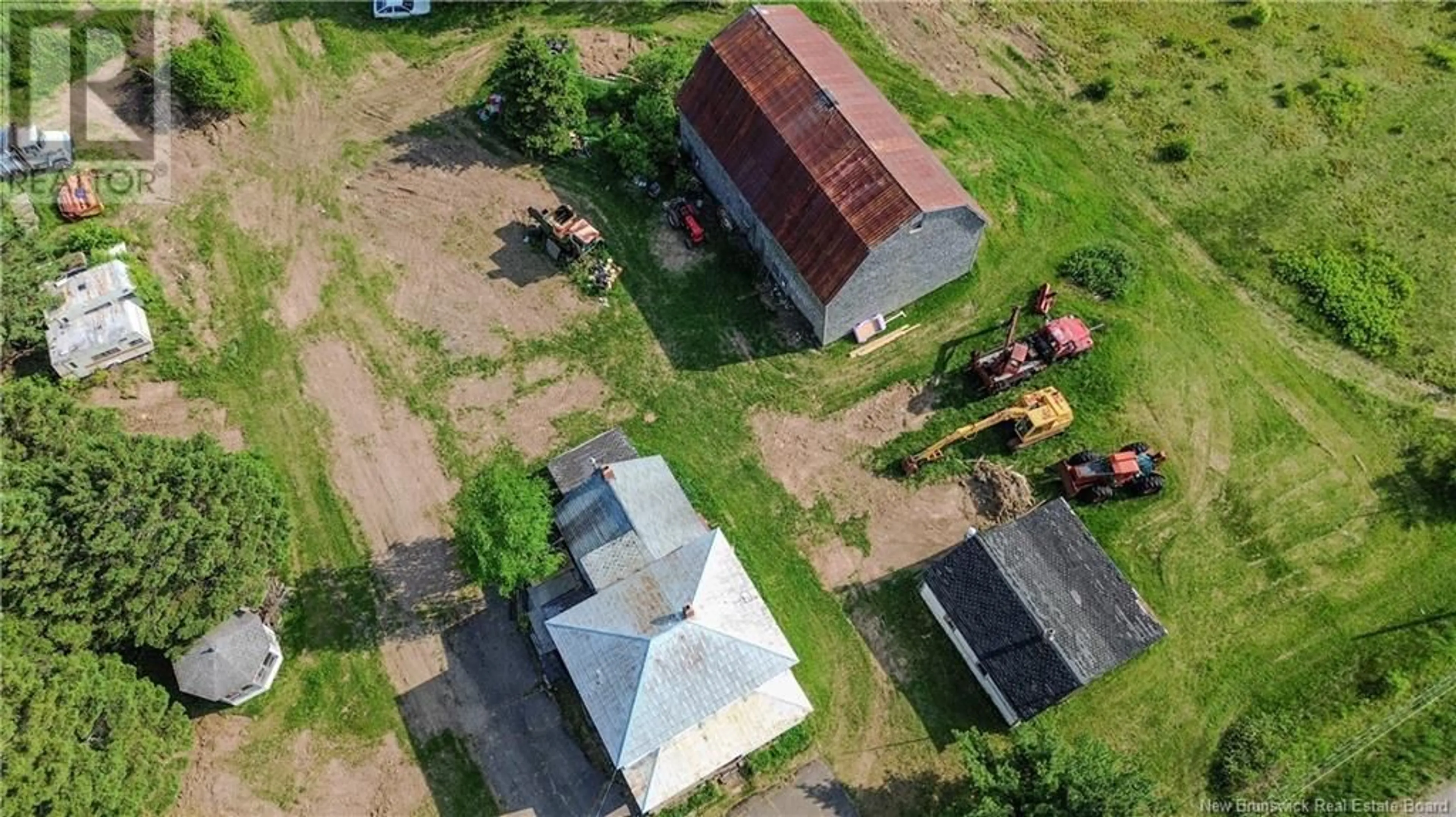 A pic from outside/outdoor area/front of a property/back of a property/a pic from drone, building for 525 TILLEY ROAD, Tilley Road New Brunswick E8M1R9