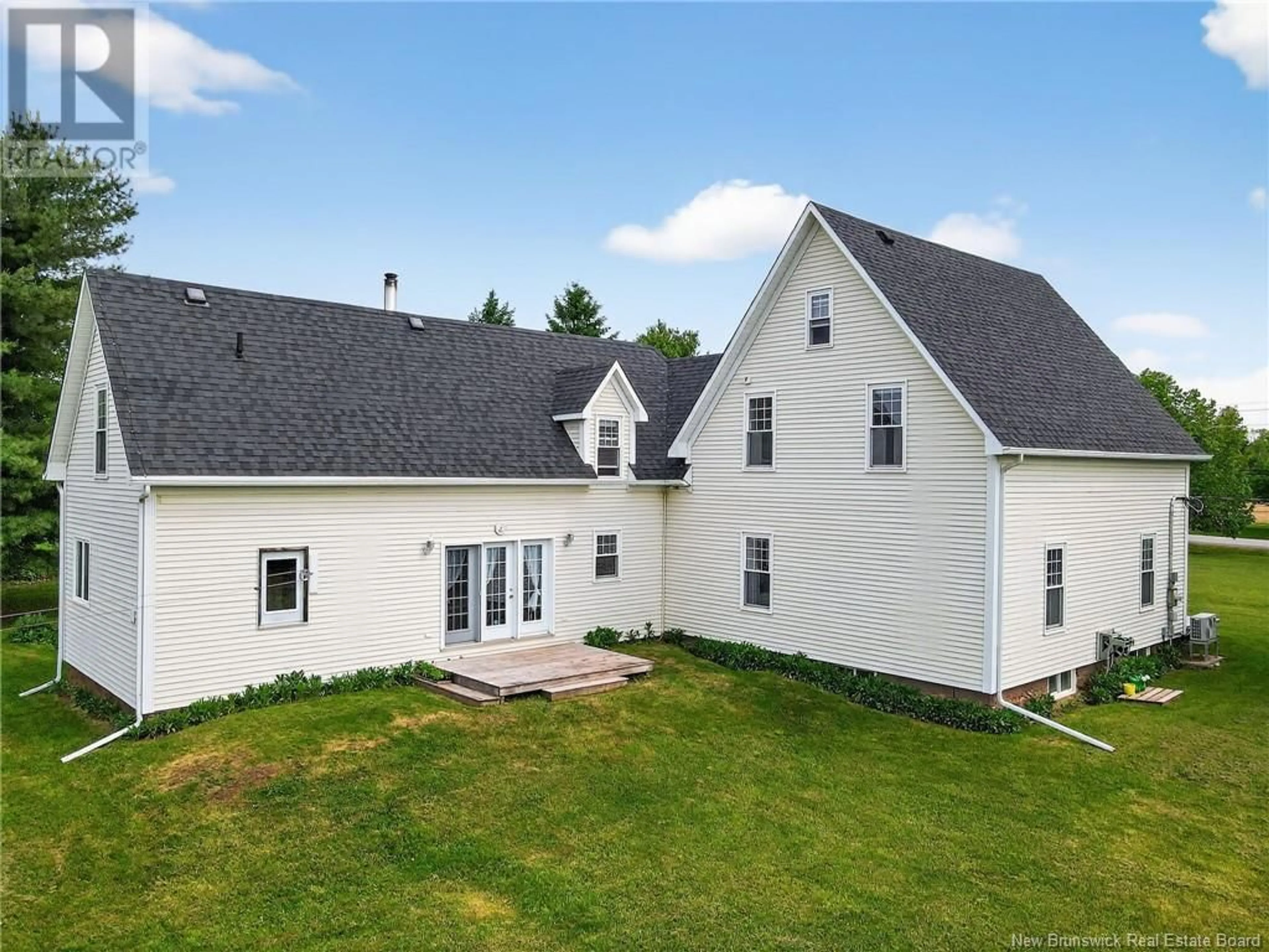 A pic from outside/outdoor area/front of a property/back of a property/a pic from drone, unknown for 2622 RIVER ROAD, Salisbury New Brunswick E4J2R2