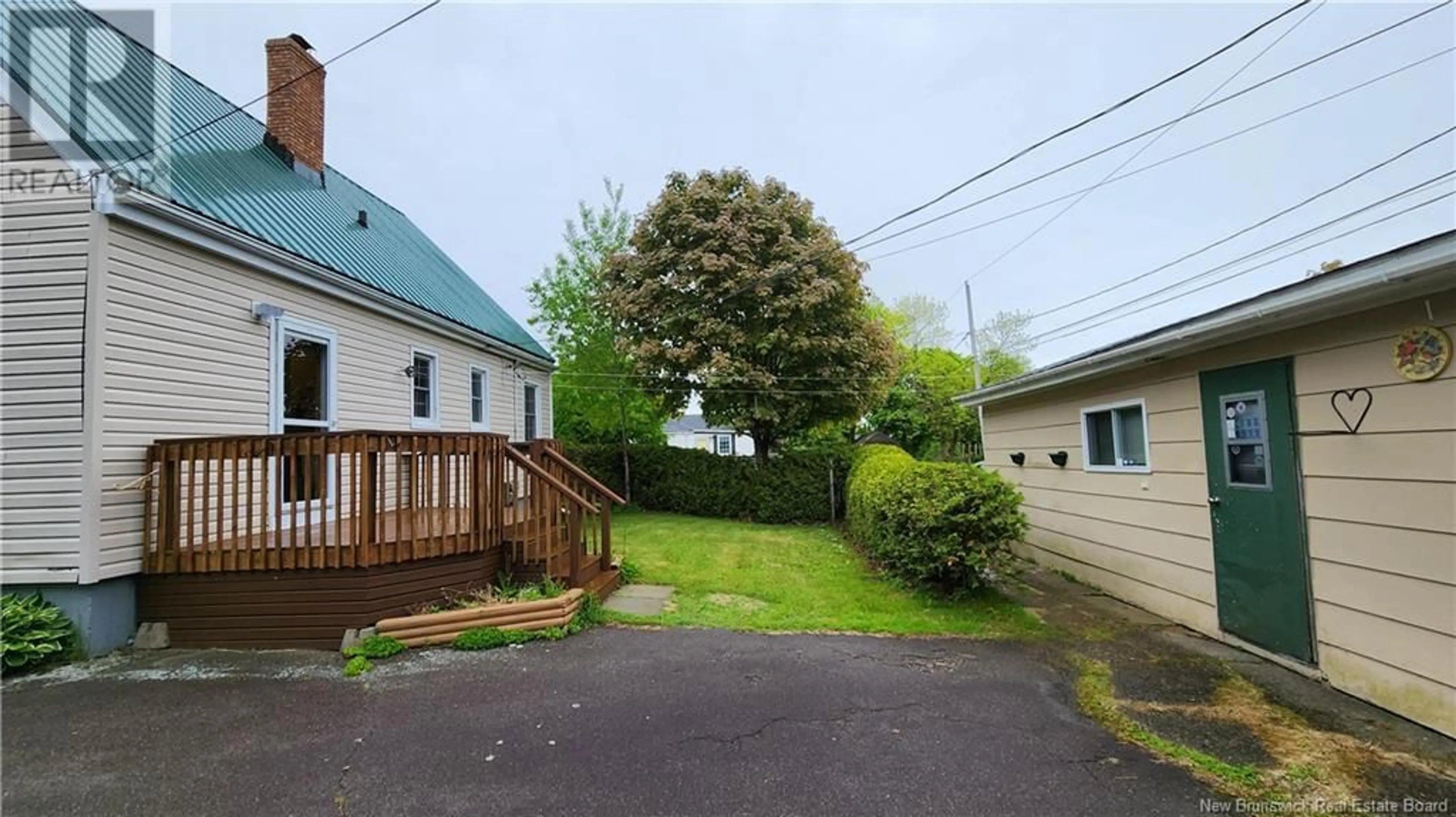 A pic from outside/outdoor area/front of a property/back of a property/a pic from drone, street for 398 ARGYLE STREET, Saint John New Brunswick E2M3A6