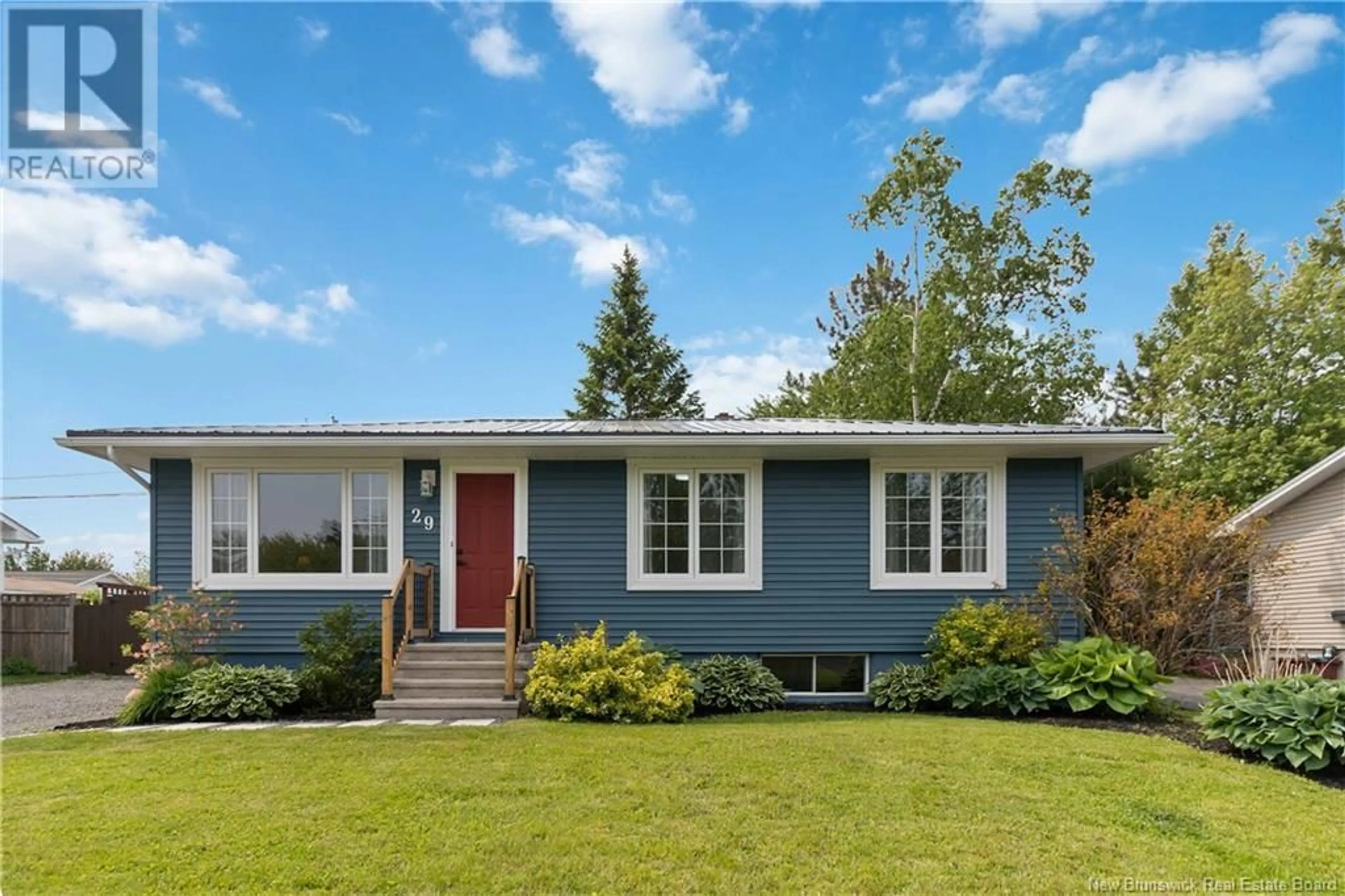 Home with vinyl exterior material, street for 29 MANCHESTER CRESCENT, Riverview New Brunswick E1B3G5