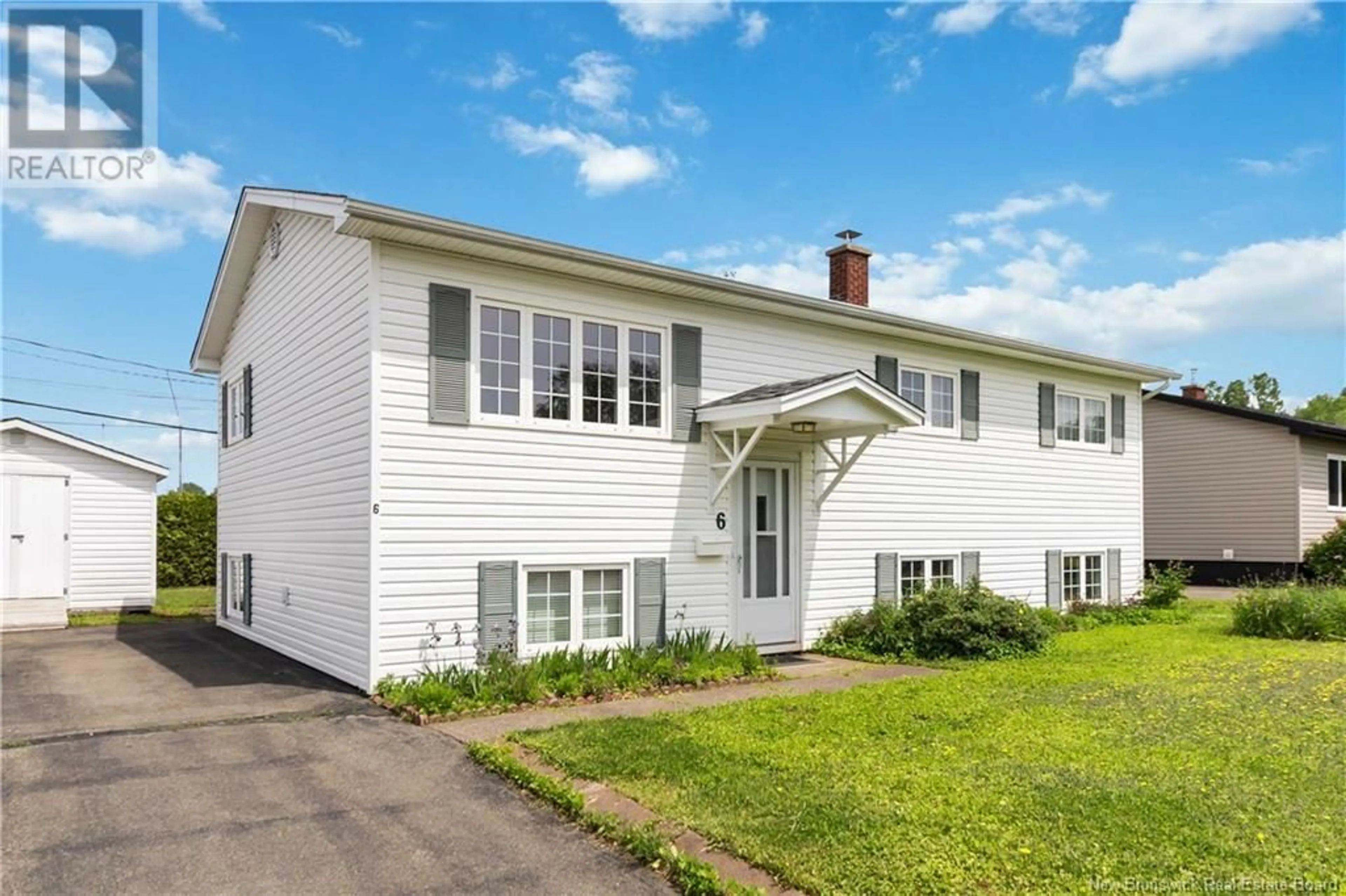 Home with vinyl exterior material, street for 6 KERRY COURT, Riverview New Brunswick E1B3P5