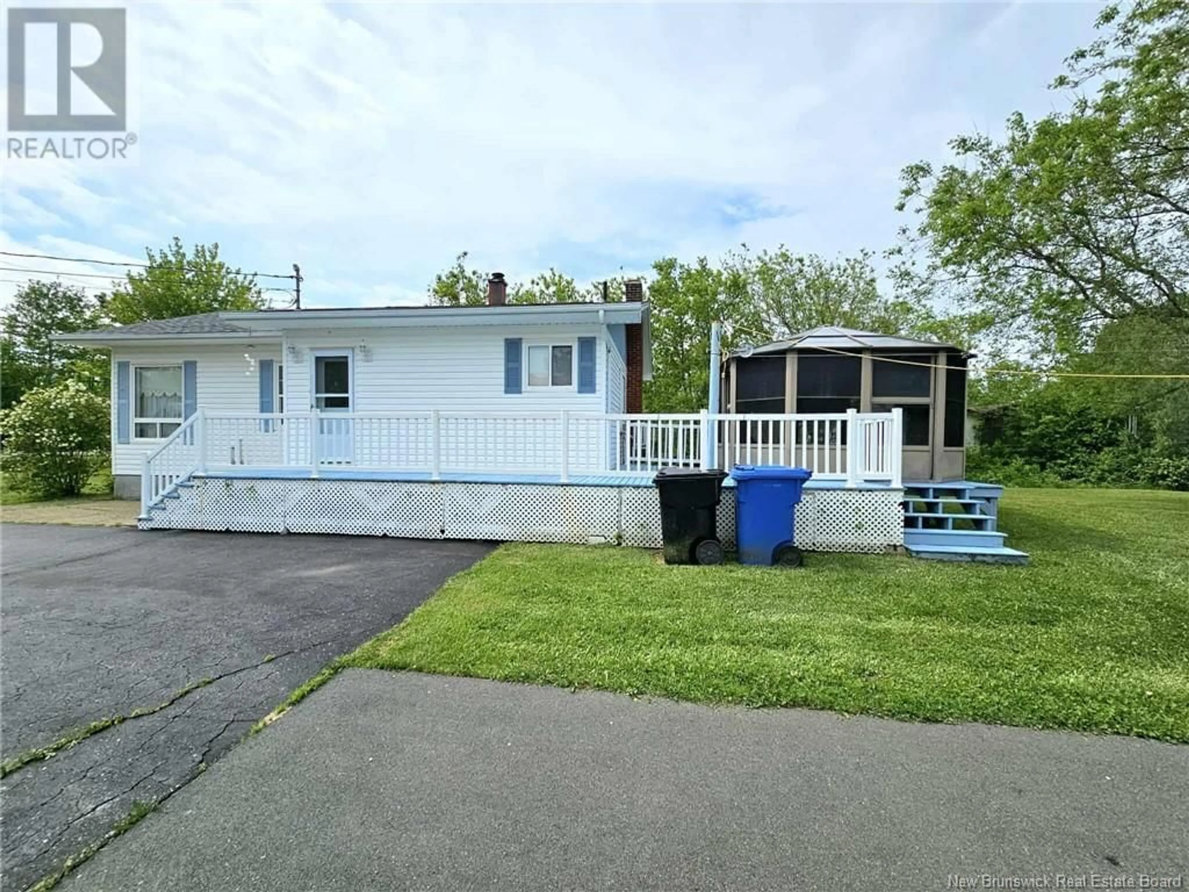 Home with vinyl exterior material, water/lake/river/ocean view for 2625 MIRAMICHI, Bathurst New Brunswick E2A6K1
