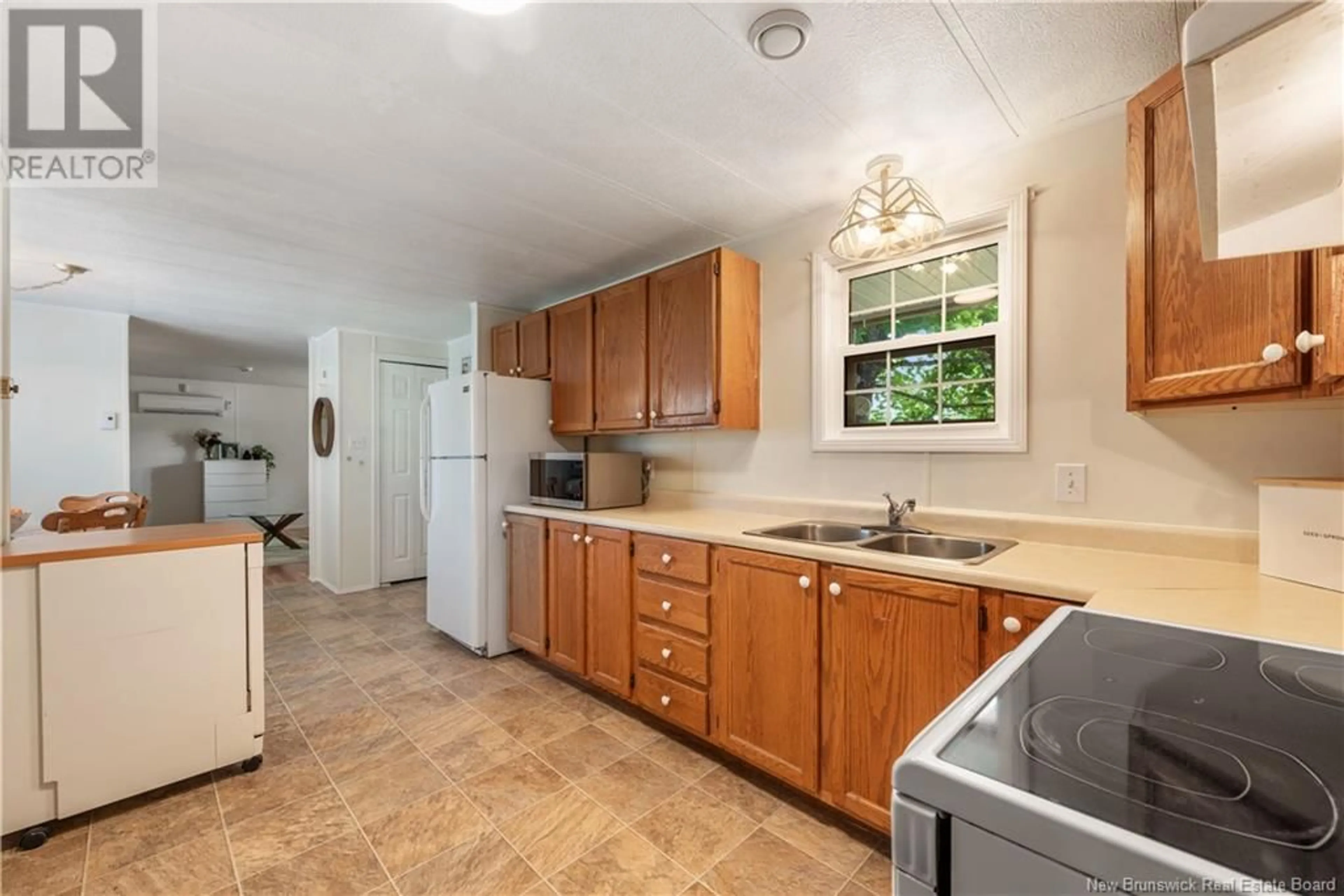 Standard kitchen, ceramic/tile floor for 1 HERON STREET, Moncton New Brunswick E1H2W6
