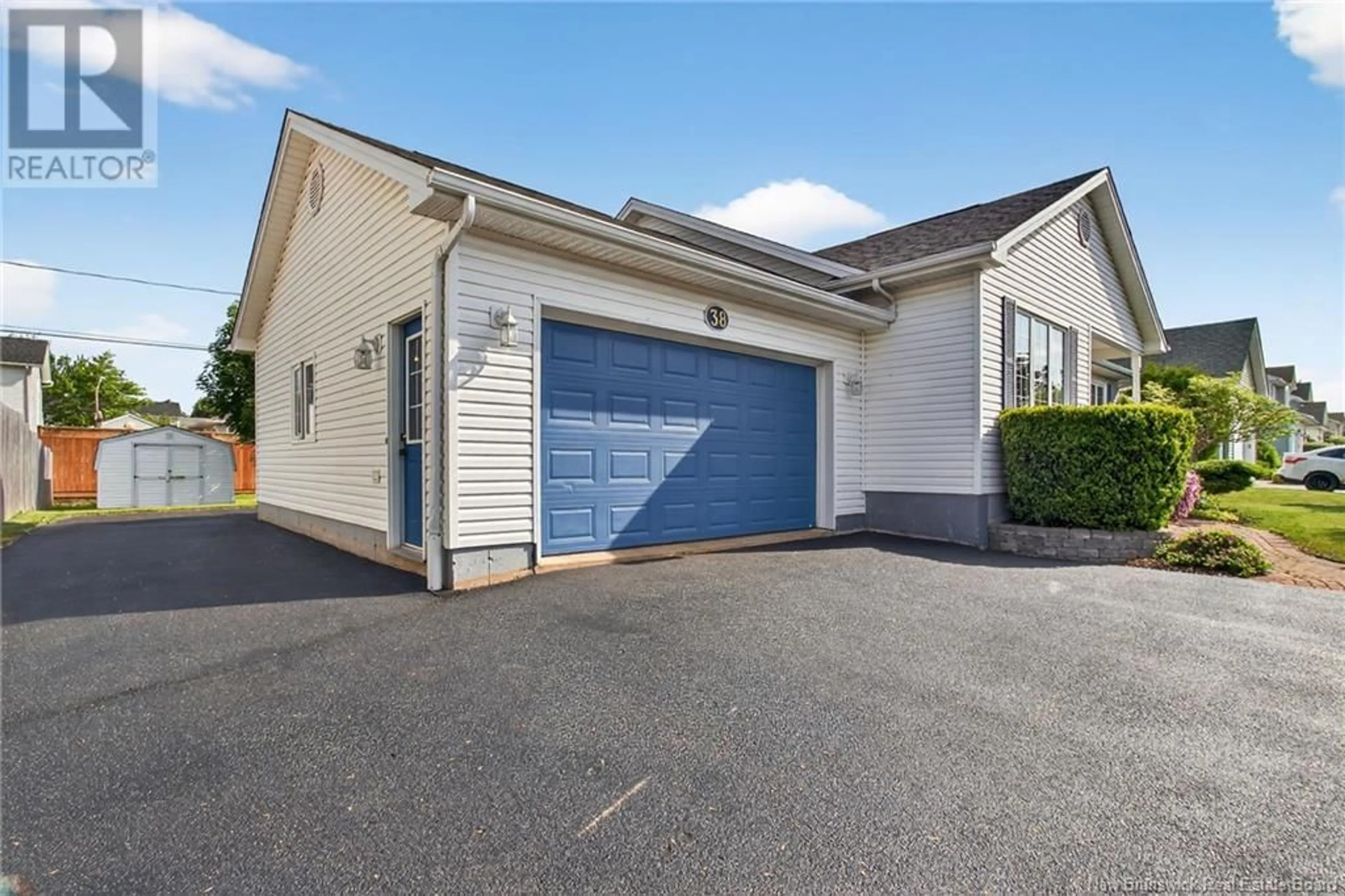 Indoor garage for 38 CARDIGAN LANE, Moncton New Brunswick E1C0B9