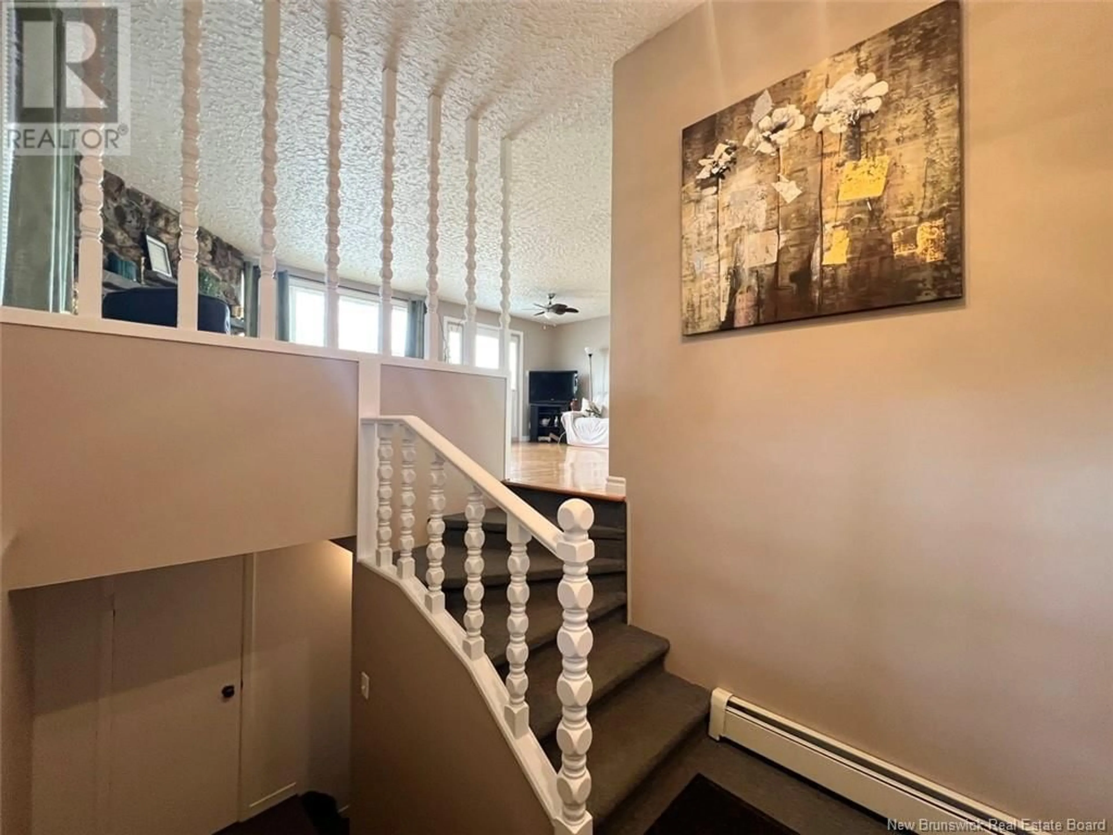 Indoor foyer for 10 LABRIE STREET, Saint-Quentin New Brunswick E8A1S1