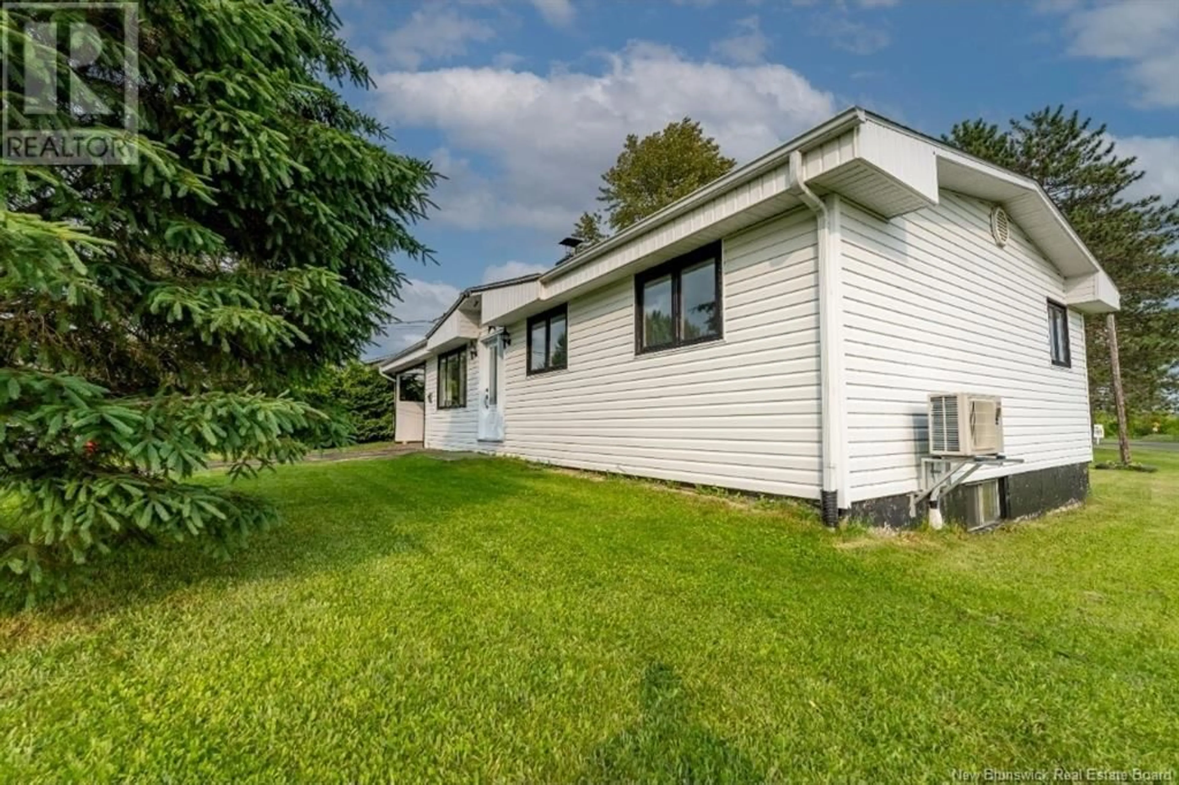 Home with vinyl exterior material, street for 5 CYR STREET, Saint-Léonard New Brunswick E7E1X9