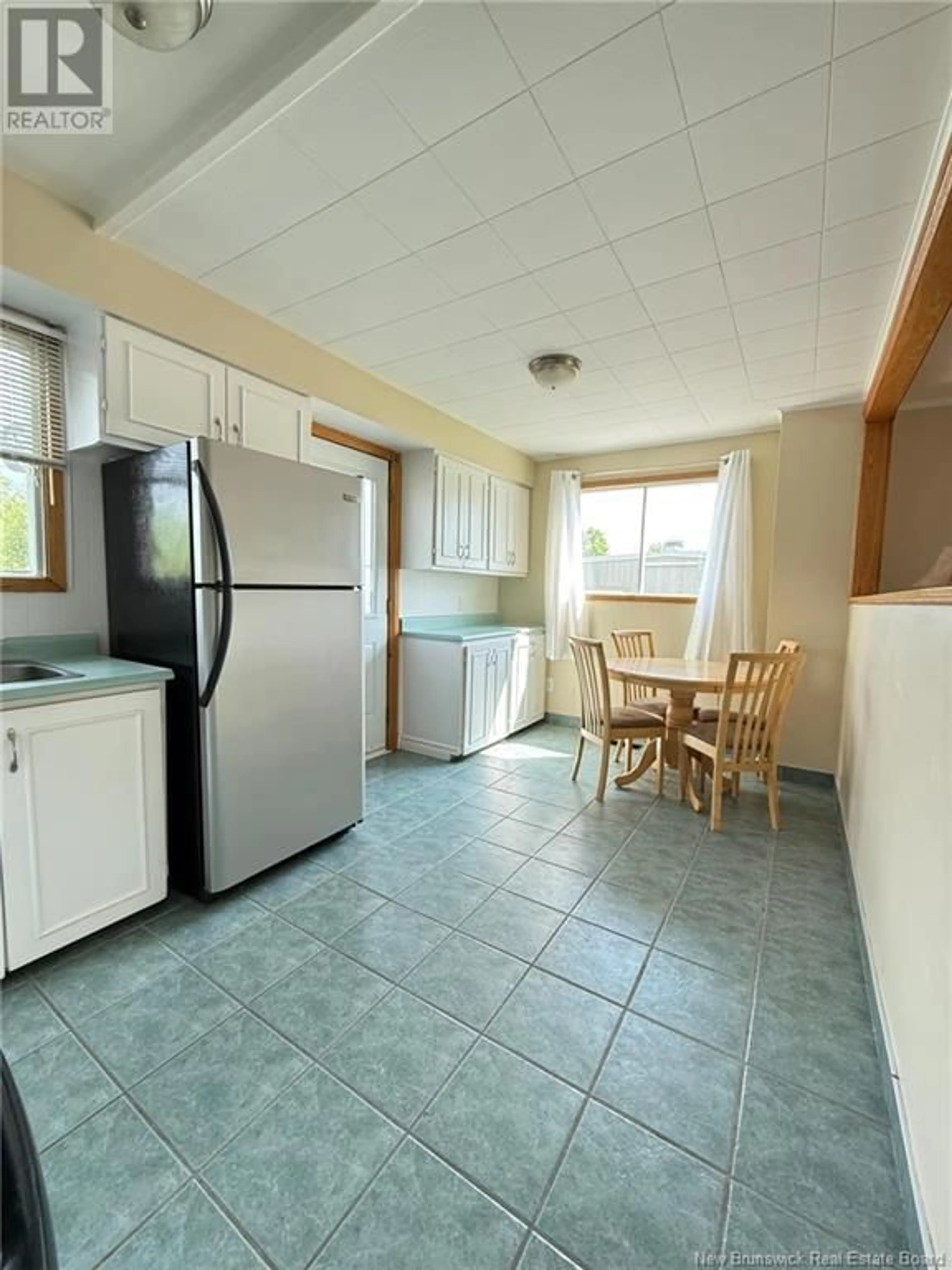 Standard kitchen, ceramic/tile floor for 4 ESQUADICH CIRCLE, Campbellton New Brunswick E3N2E6