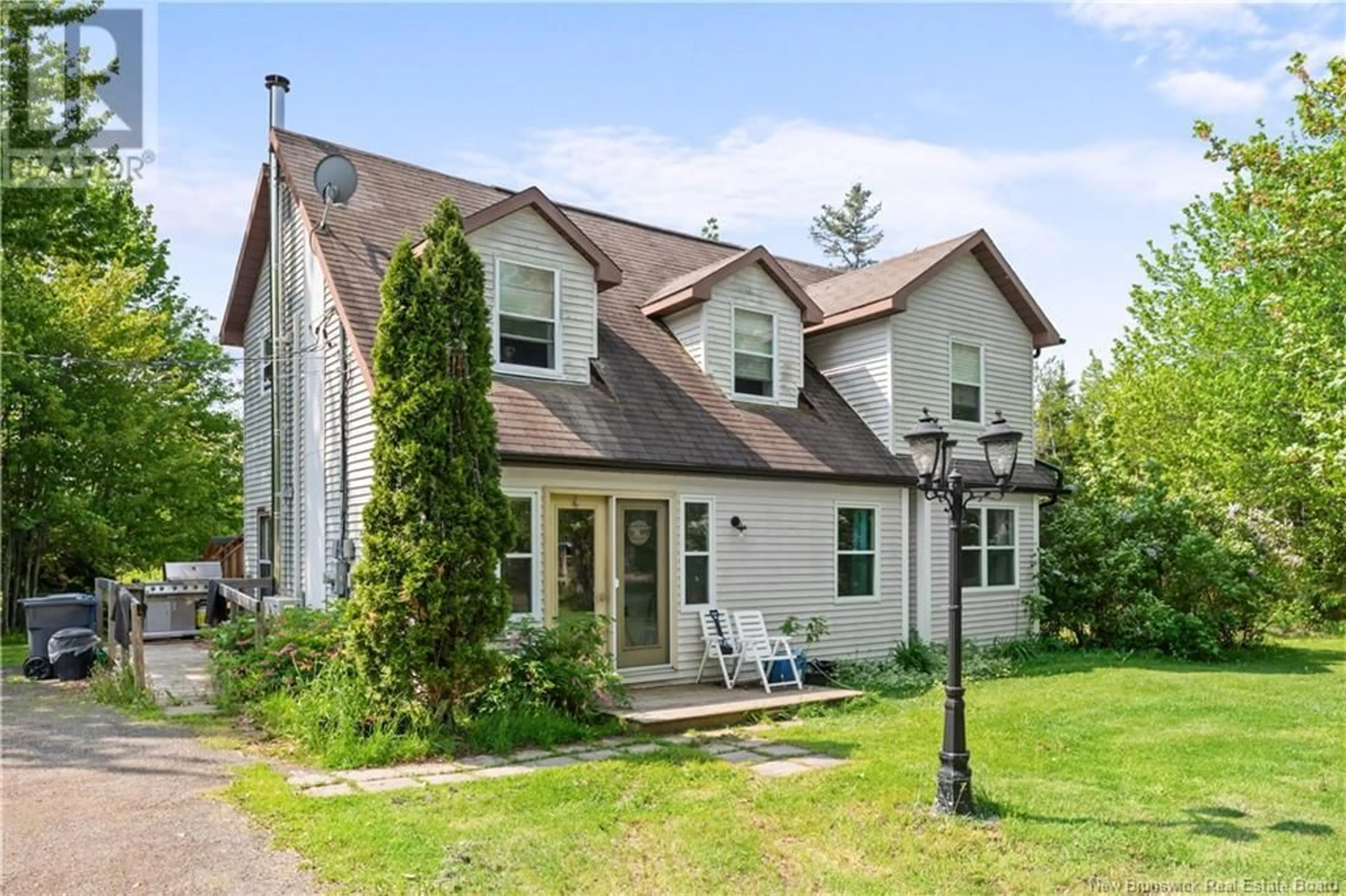 A pic from outside/outdoor area/front of a property/back of a property/a pic from drone, street for 186 GIROUARD VILLE, Bouctouche New Brunswick E4S3G9