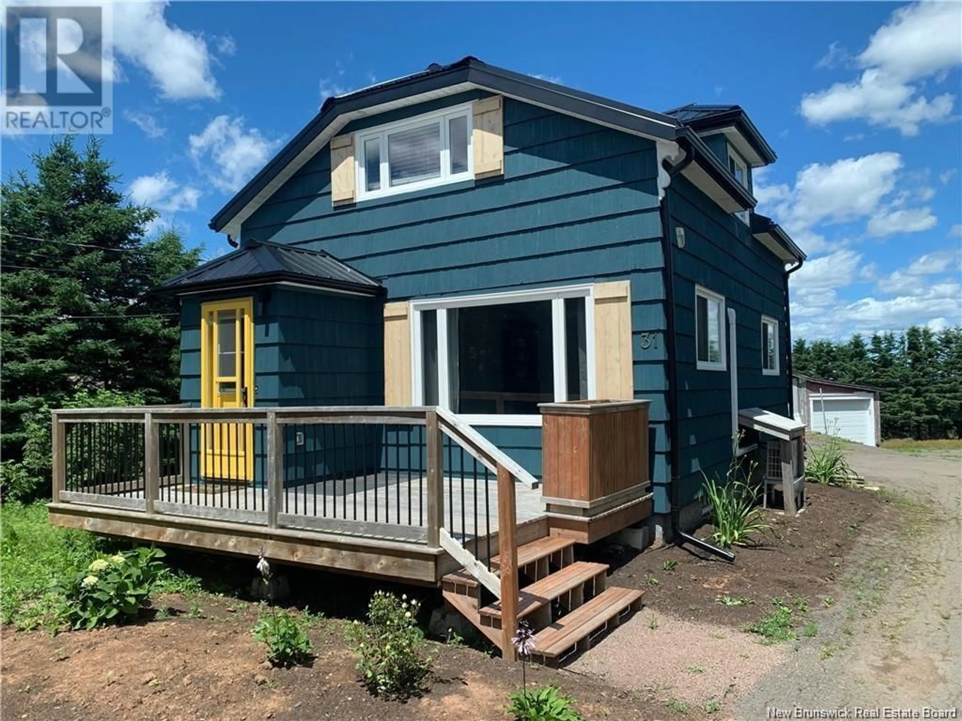 Home with vinyl exterior material, unknown for 31 WALKER, Sackville New Brunswick E4L3K4