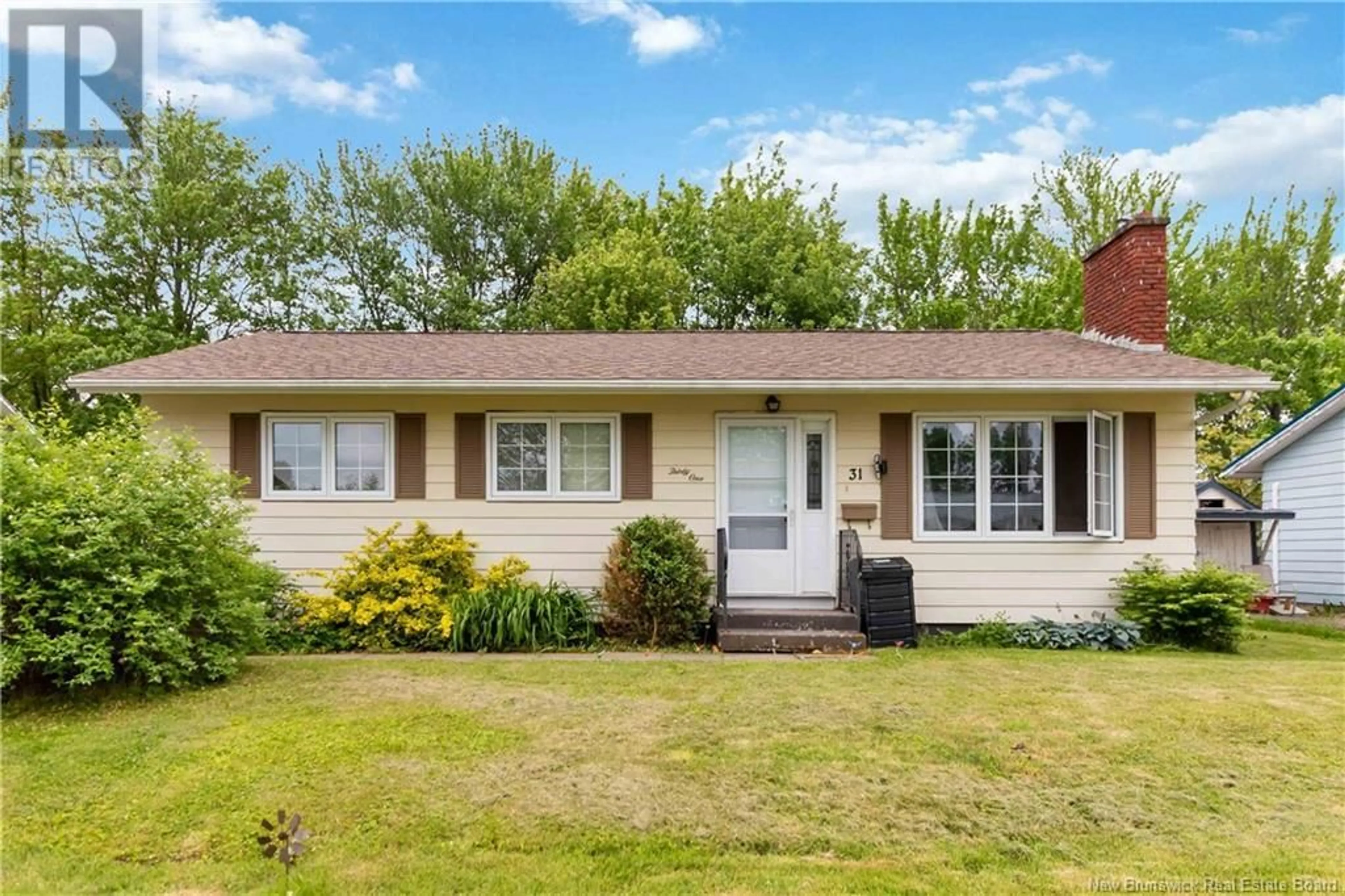 Home with vinyl exterior material, street for 31 WESTVIEW TERRACE, Riverview New Brunswick E1B3S2