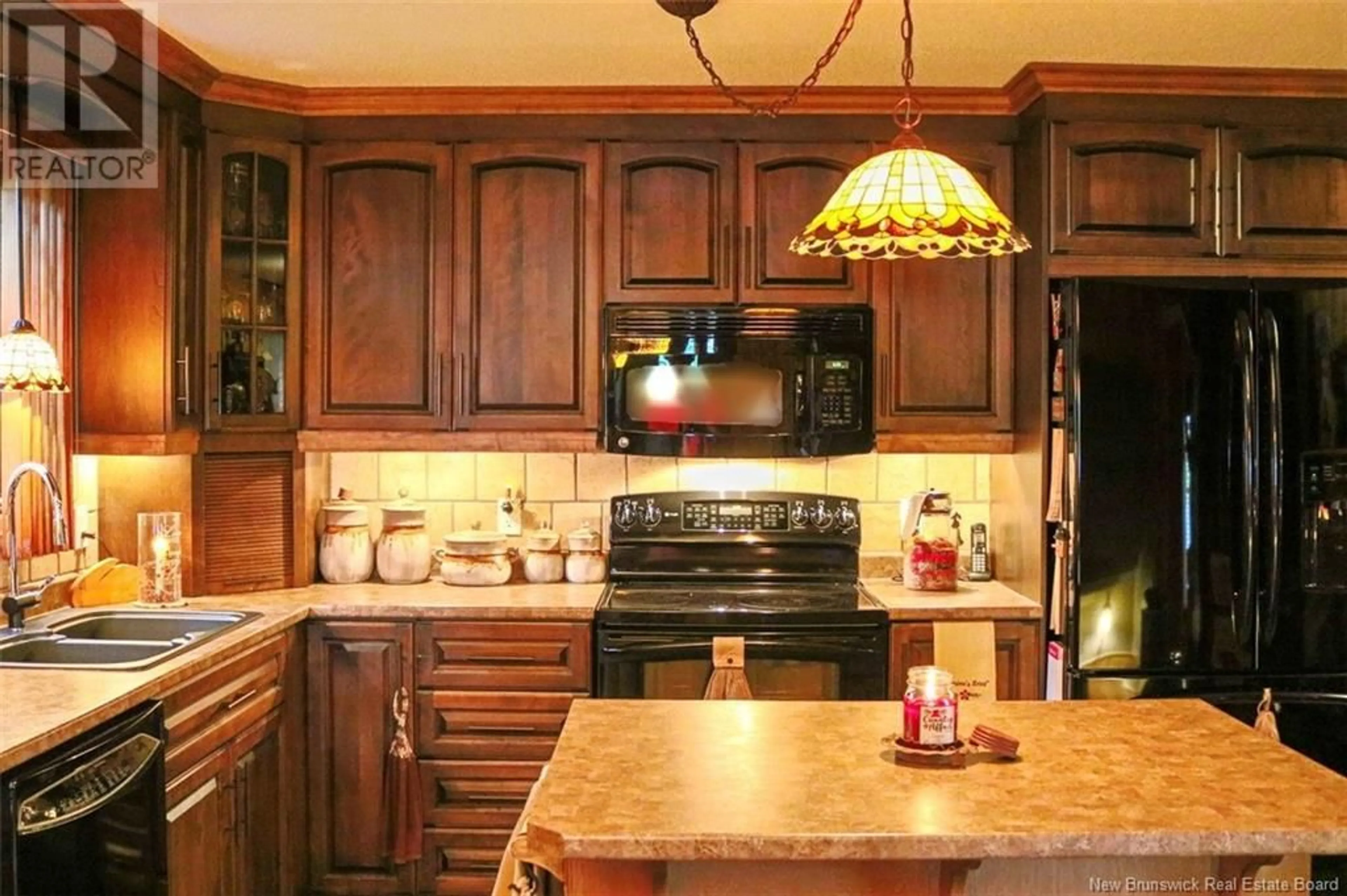 Rustic kitchen, unknown for 696 VICTORIA STREET, Edmundston New Brunswick E3V3S9