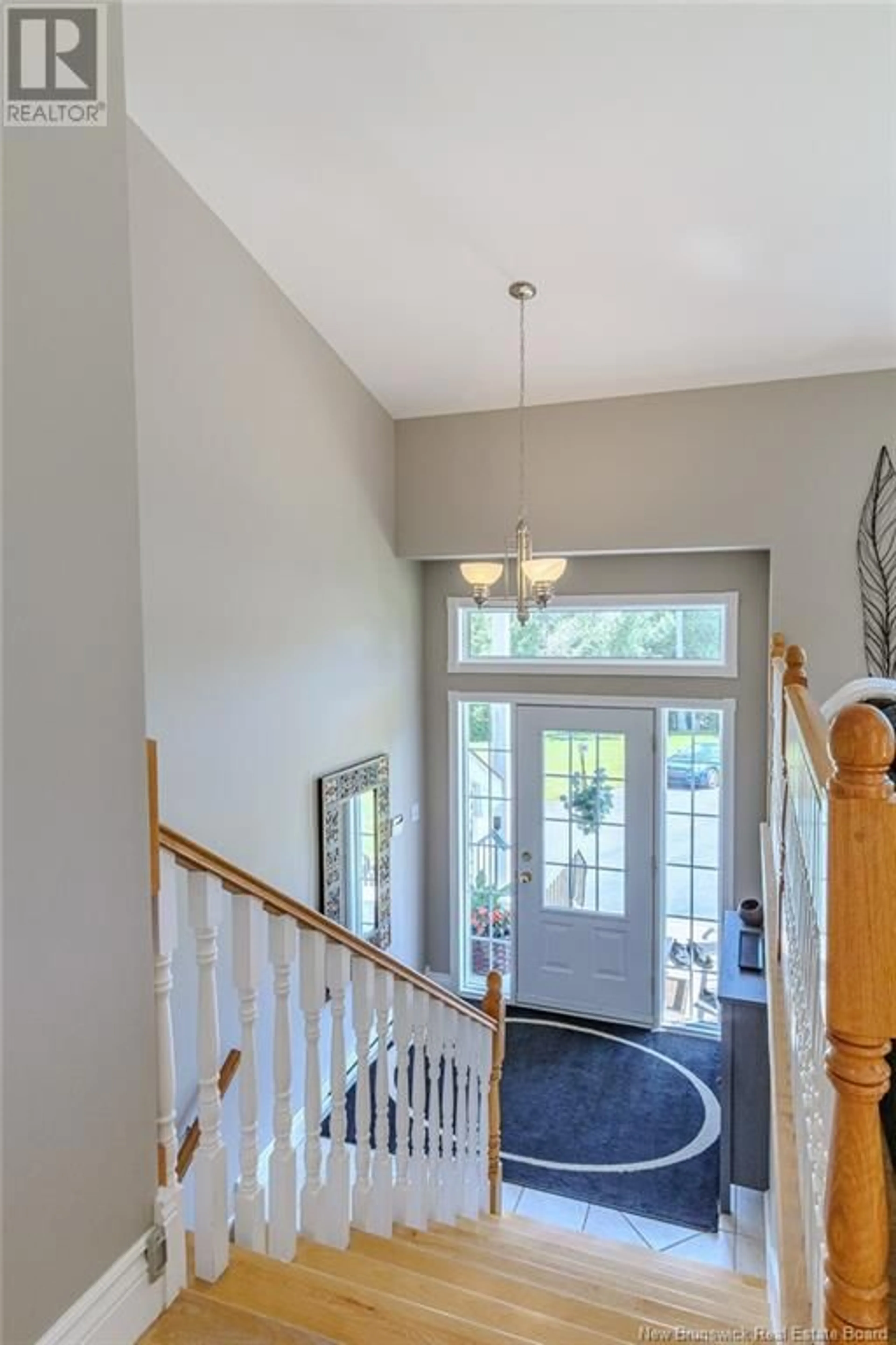Indoor foyer for 107 ELLIOT ROAD, Quispamsis New Brunswick E2G2B7