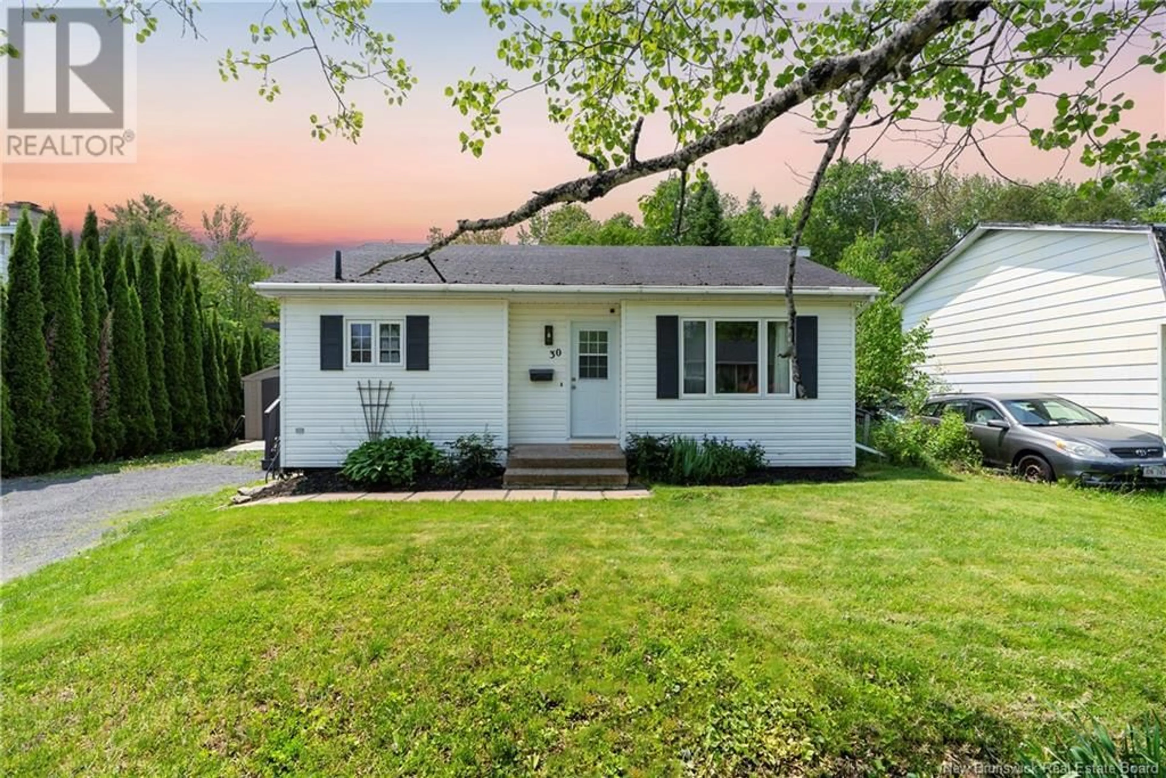 Home with vinyl exterior material, street for 30 FINNAMORE STREET, Oromocto New Brunswick E2V2K1