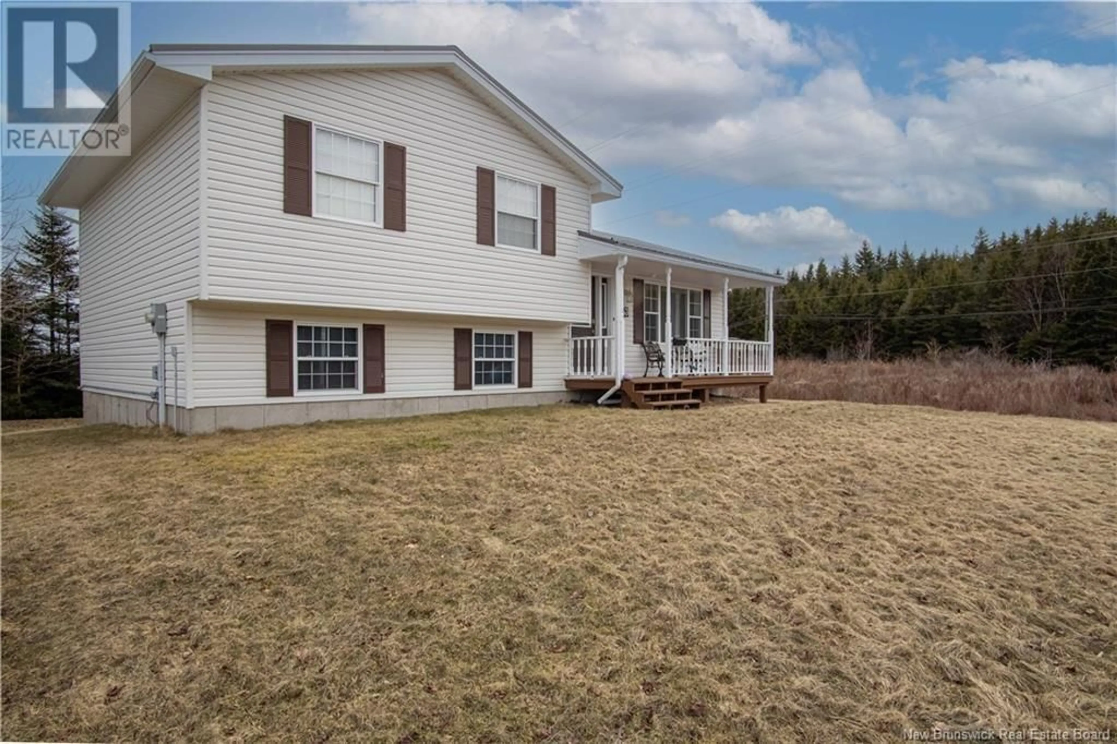 A pic from outside/outdoor area/front of a property/back of a property/a pic from drone, unknown for 43 STRATHORNE AVENUE, Saint John New Brunswick E2J4Z4