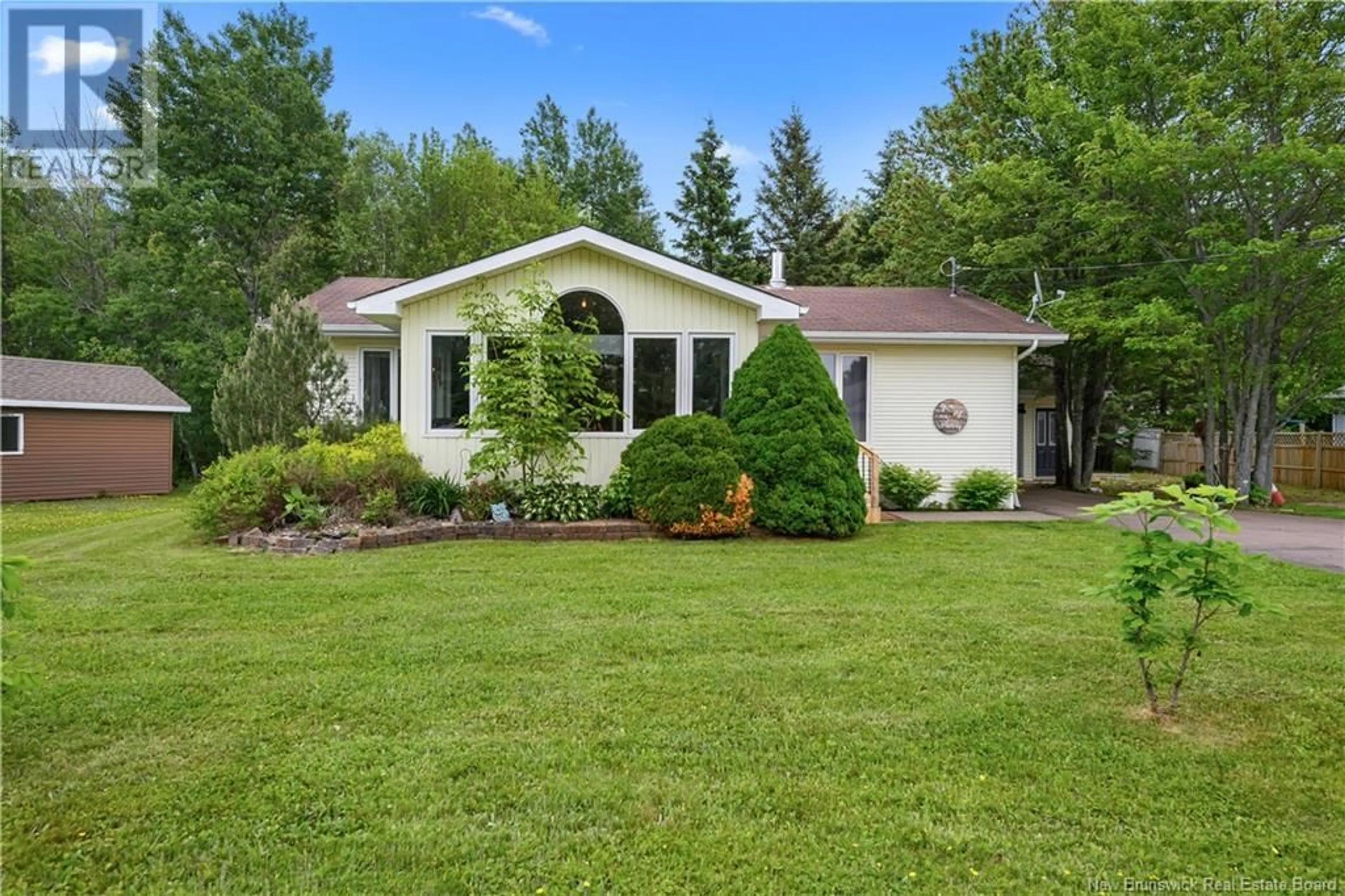 Home with vinyl exterior material, unknown for 5 BROUSSARD, Cap-Pelé New Brunswick E4N1N1