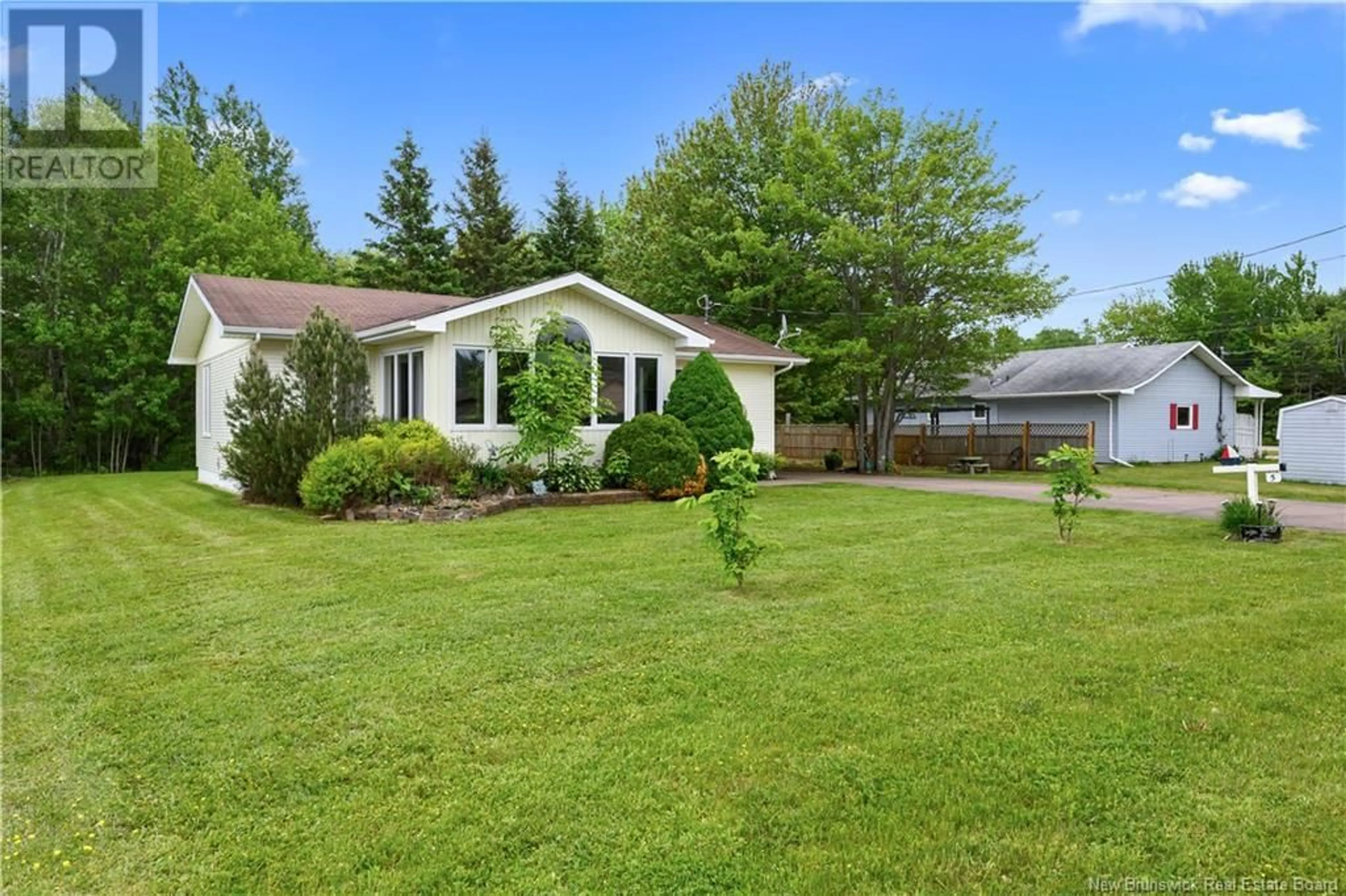 A pic from outside/outdoor area/front of a property/back of a property/a pic from drone, unknown for 5 BROUSSARD, Cap-Pelé New Brunswick E4N1N1