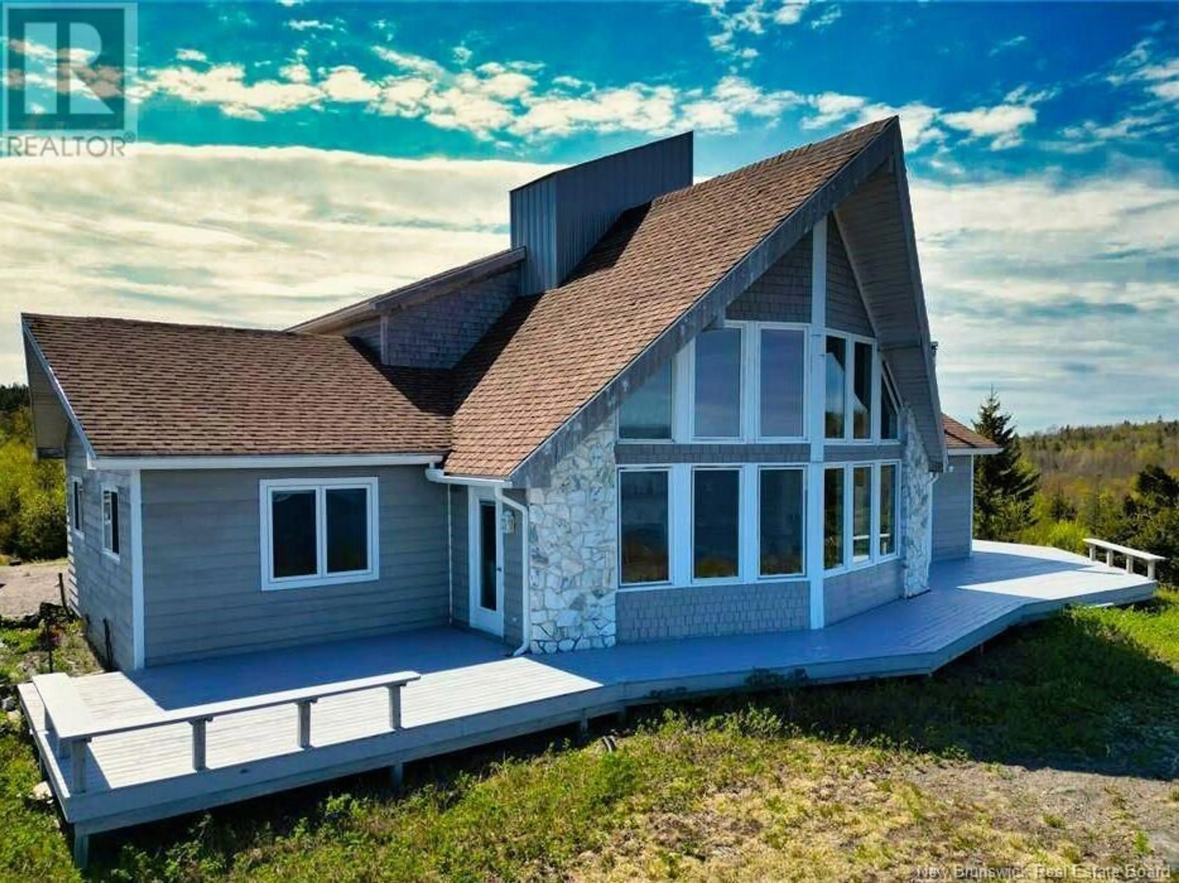 Home with vinyl exterior material, unknown for 422 FUNDY DRIVE, Wilsons Beach New Brunswick E5E1X2