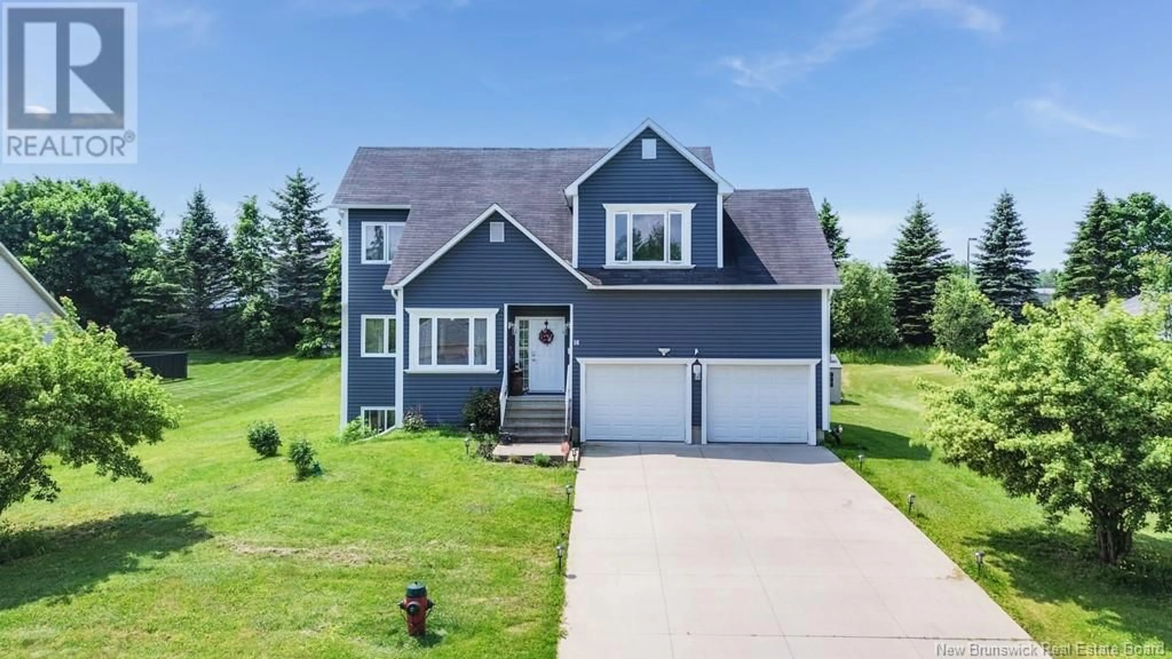 Home with vinyl exterior material, street for 16 HOWE CRESCENT, Oromocto New Brunswick E2V4M5