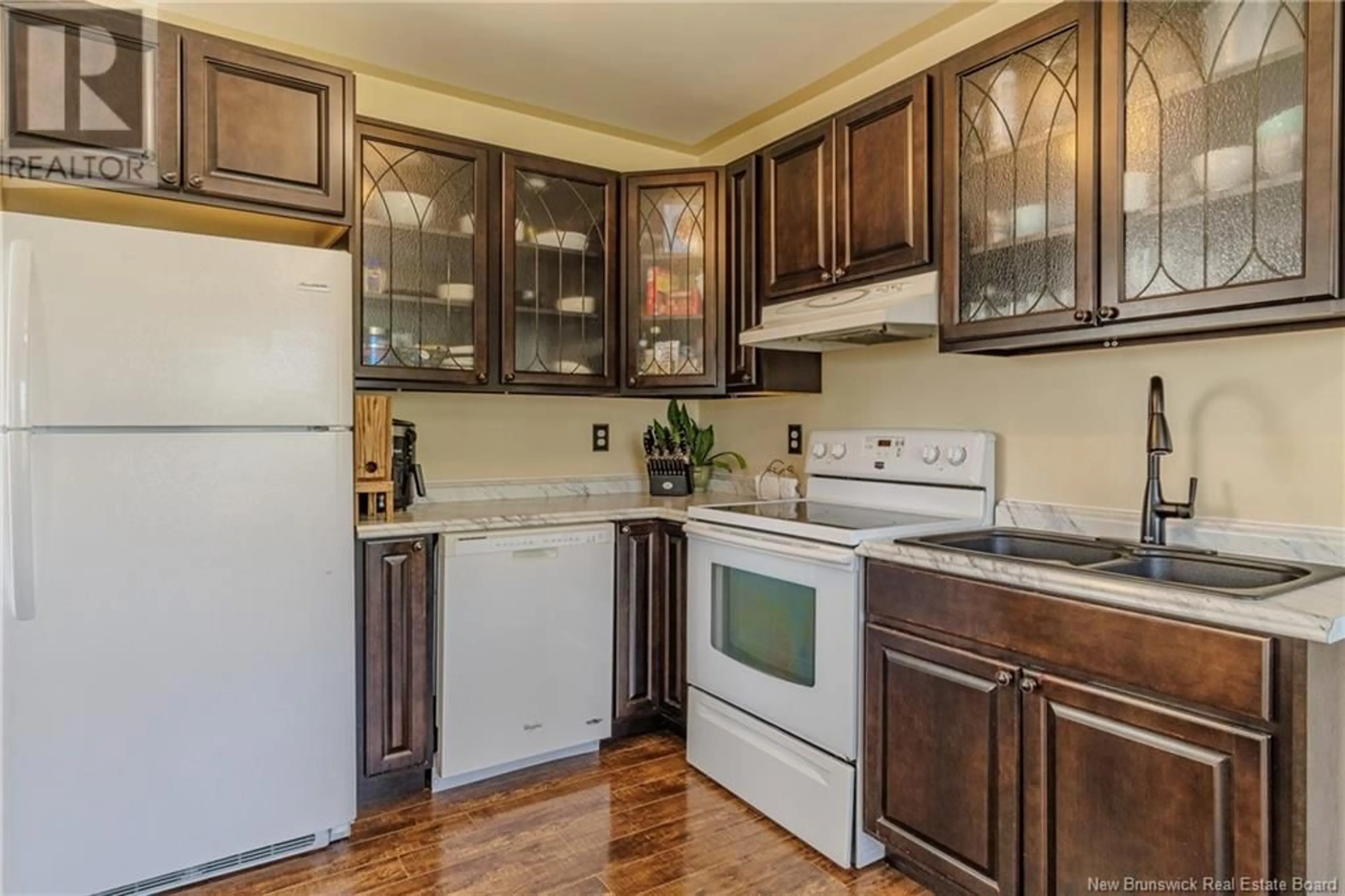 Standard kitchen, wood/laminate floor for 35 SHANKLIN ROAD, Fairfield New Brunswick E5R1S1