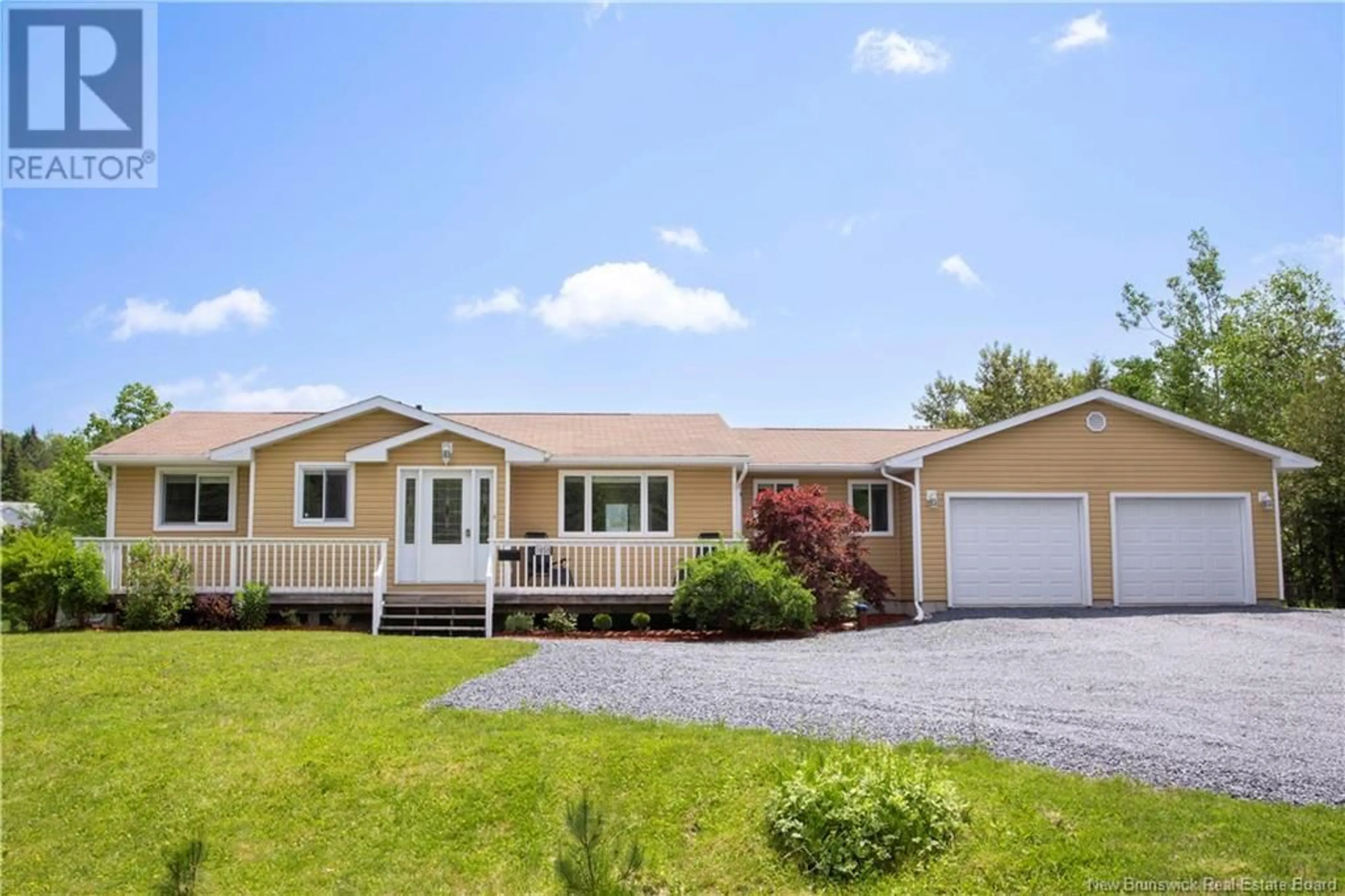 Home with vinyl exterior material, unknown for 1850 ROTHESAY ROAD, Rothesay New Brunswick E2H1S5