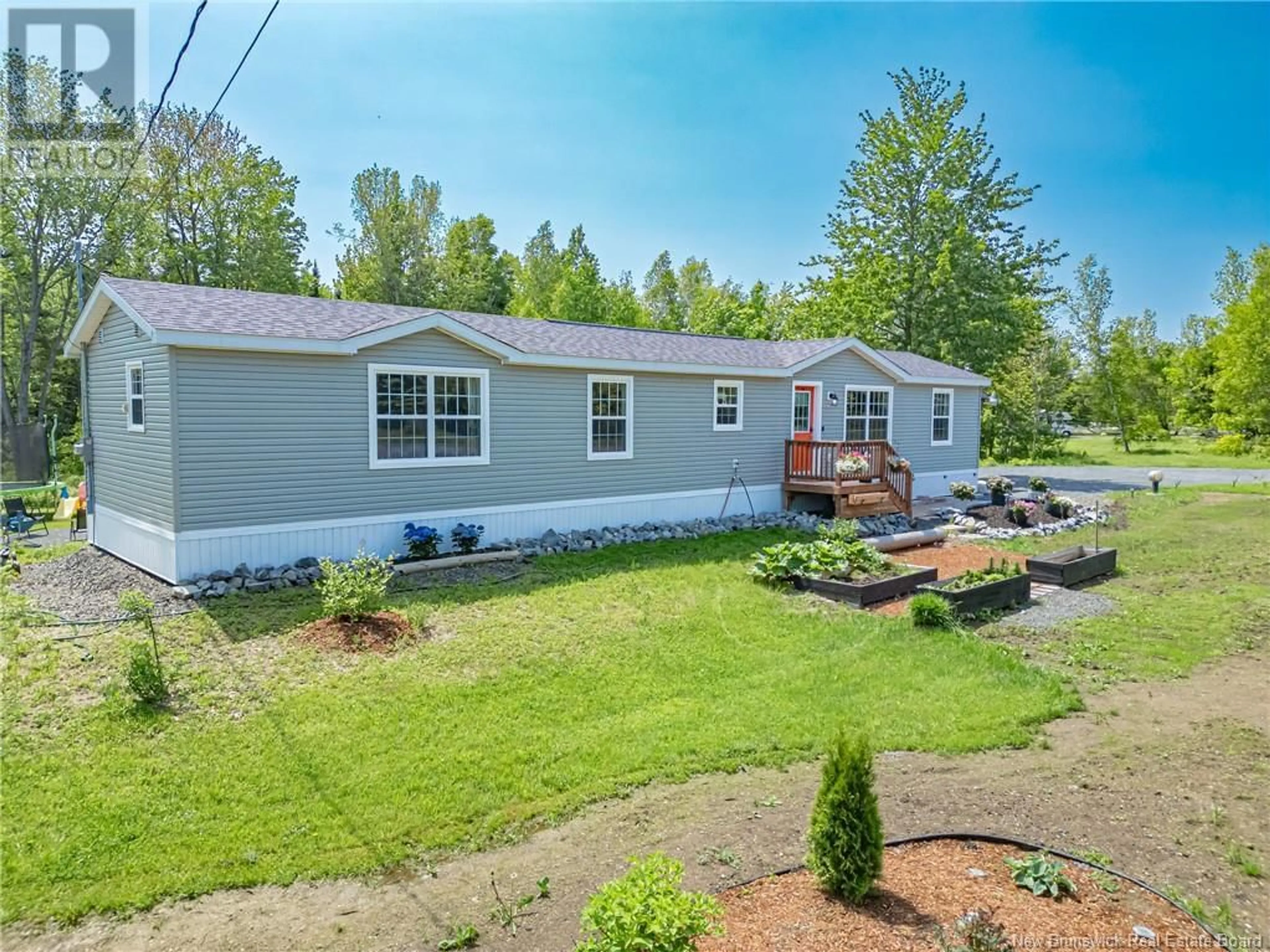 A pic from outside/outdoor area/front of a property/back of a property/a pic from drone, unknown for 1181 ROUTE 655, Waasis New Brunswick E3B9A1