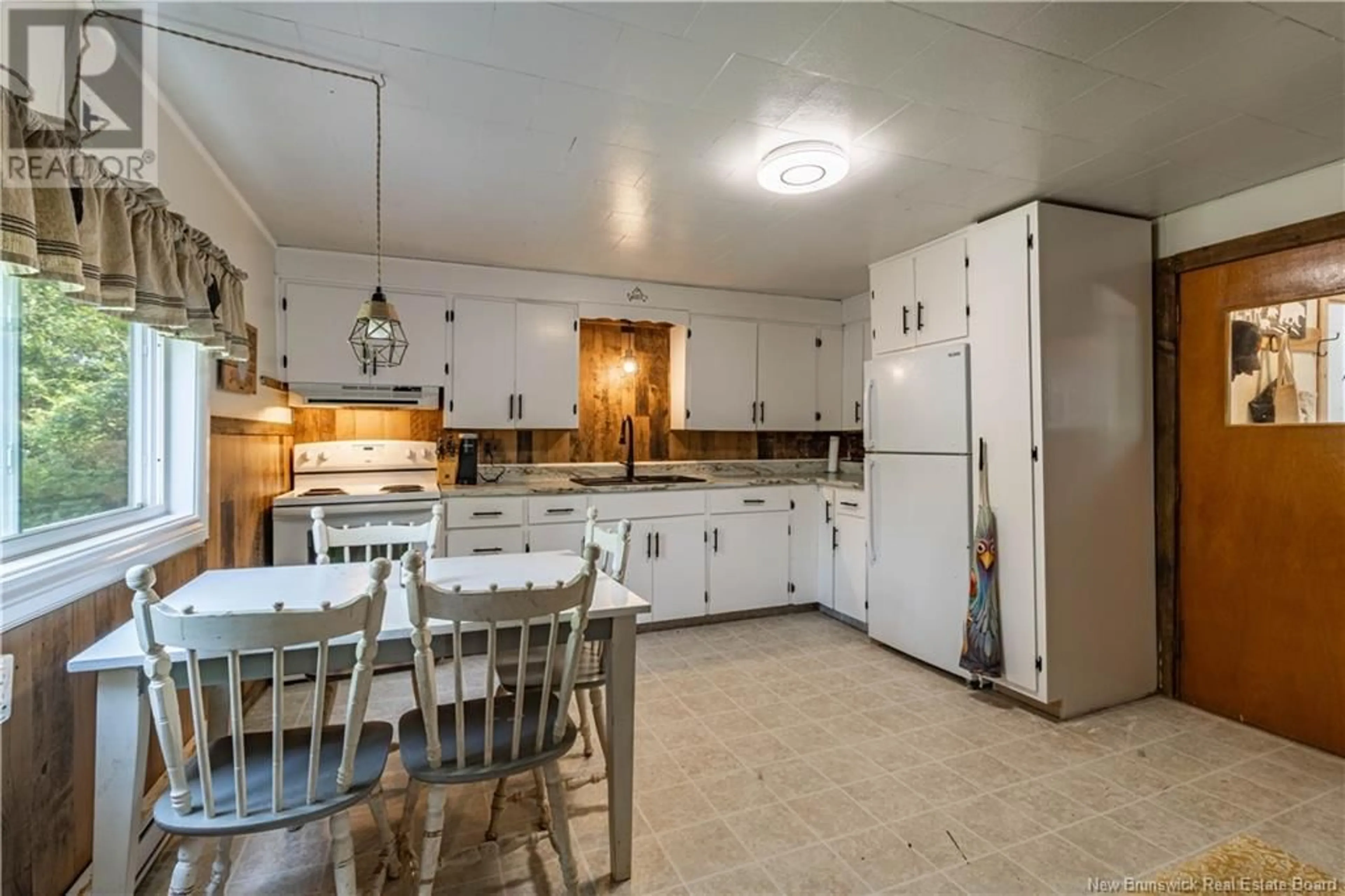 Standard kitchen, ceramic/tile floor for 8 SOUTH CANAAN ROAD, Coles Island New Brunswick E4C2R9