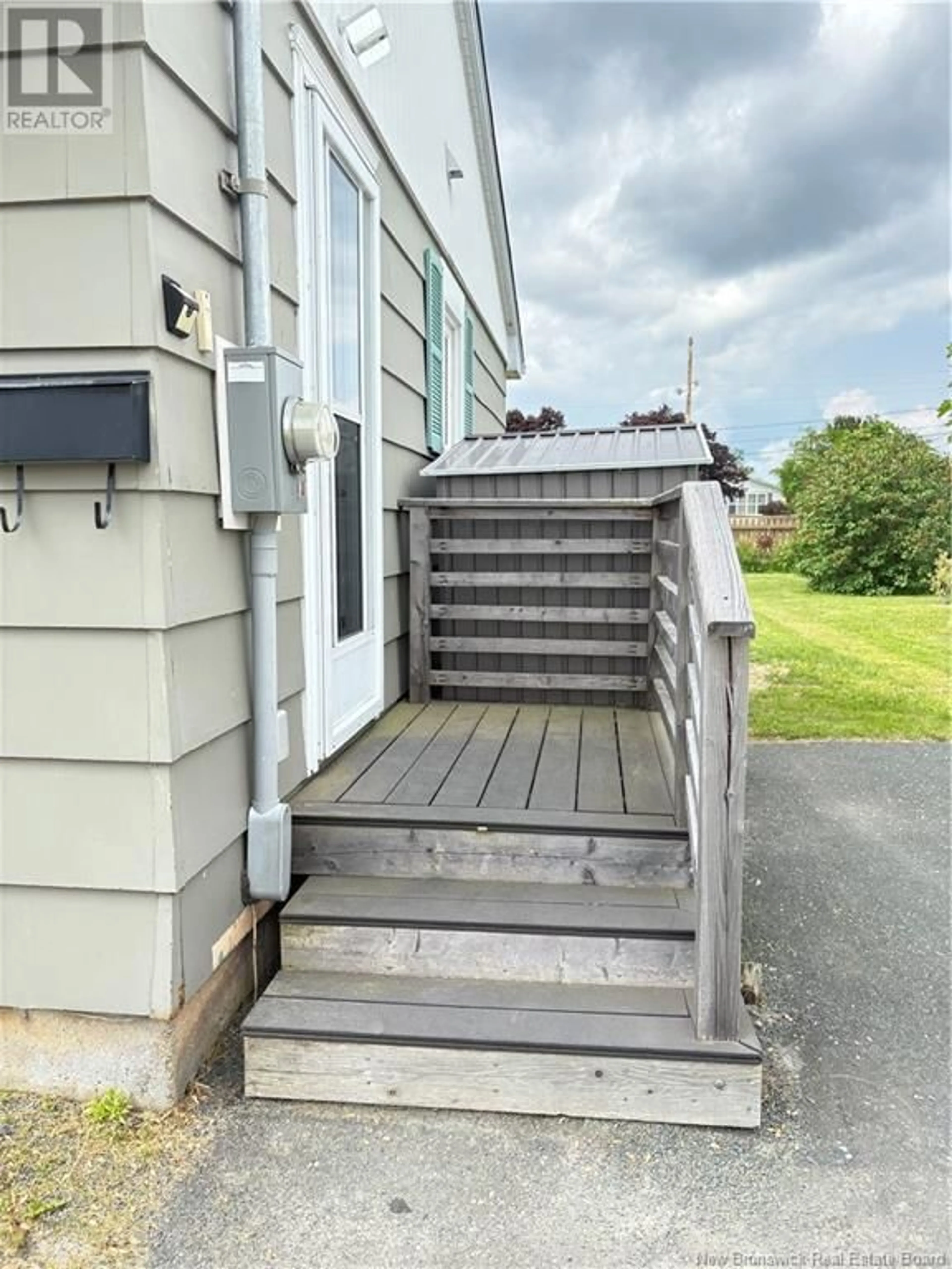 Stairs for 253 SWEENEY LANE, Miramichi Bay New Brunswick E1V3A6