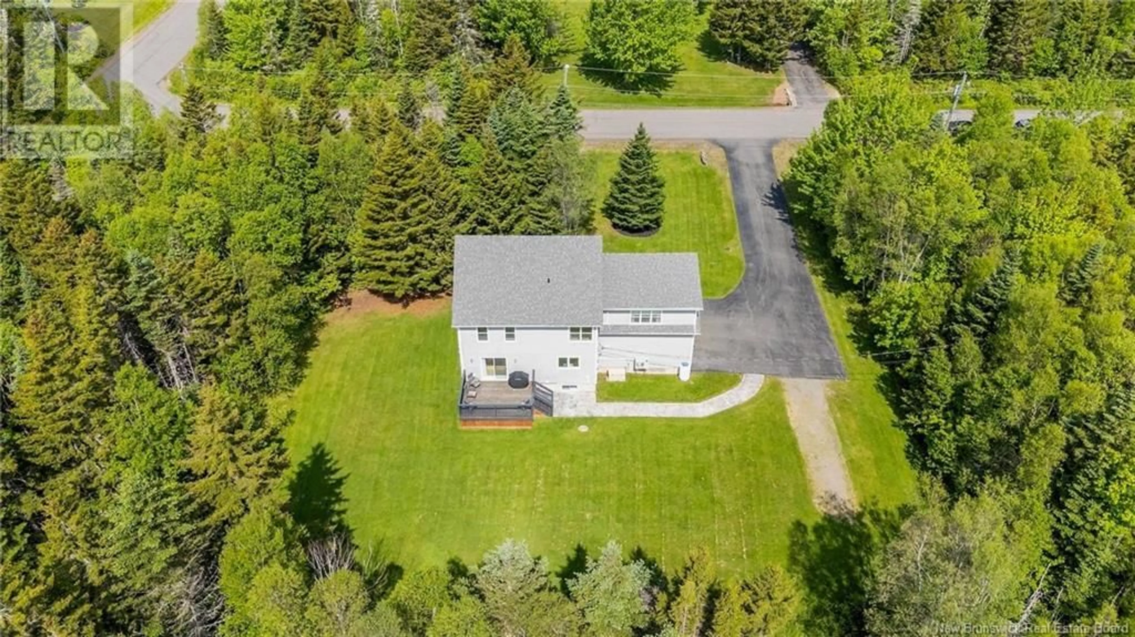 A pic from outside/outdoor area/front of a property/back of a property/a pic from drone, street for 46 CARRIAGE COURT, Sackville New Brunswick E4L1B2