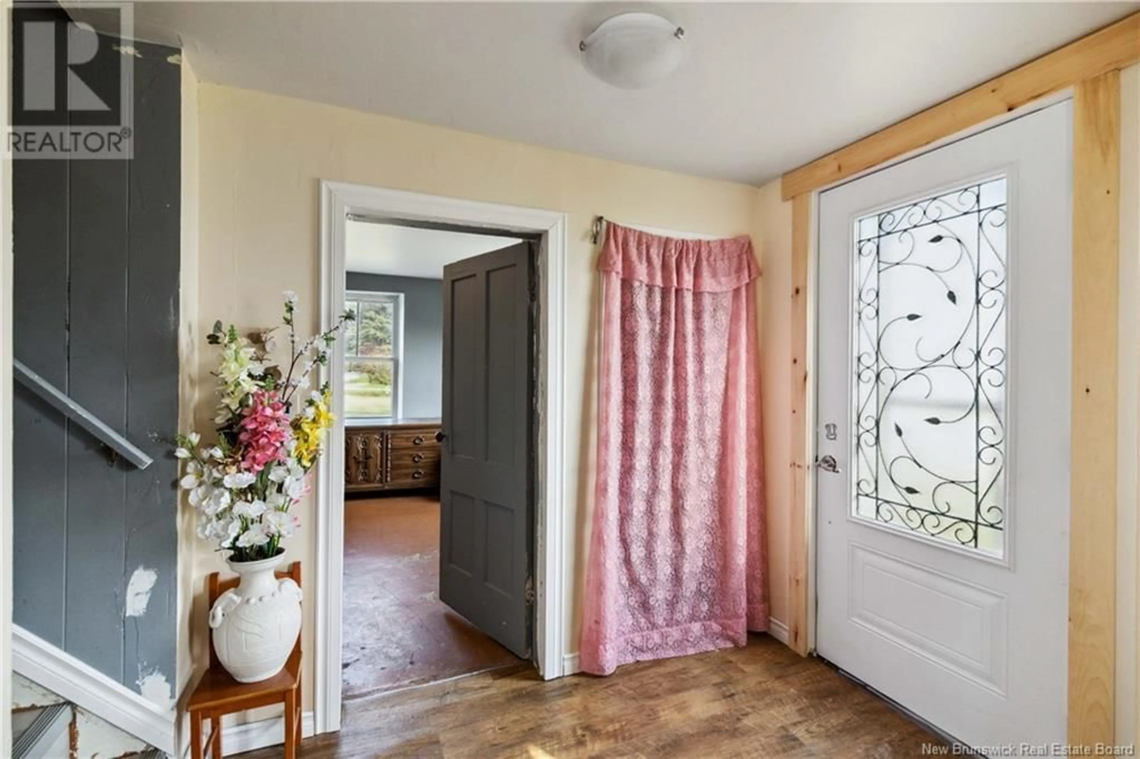 Indoor entryway for 2058 ROUTE 950, Petit-Cap New Brunswick E4N2J6