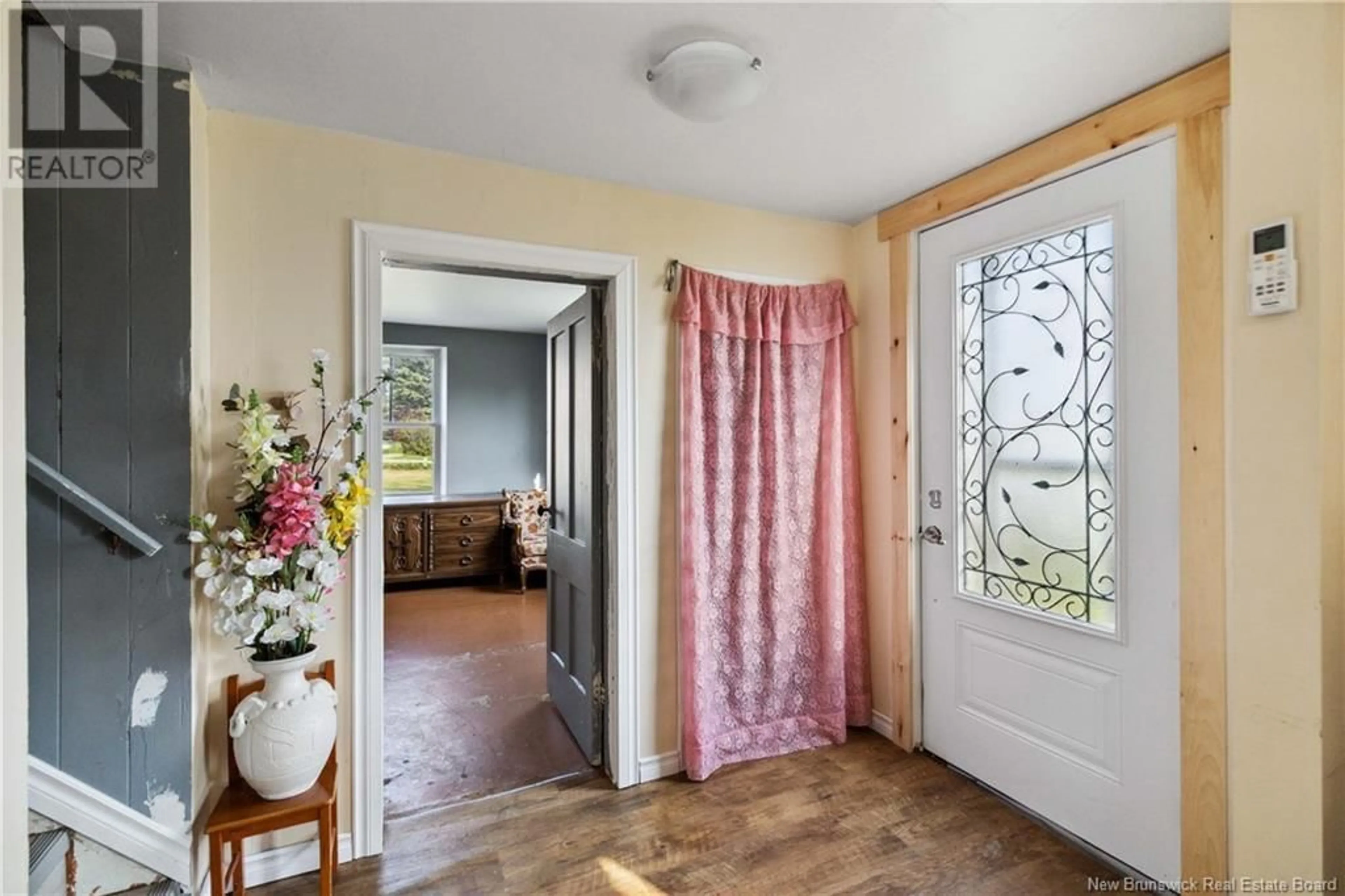 Indoor entryway for 2058 ROUTE 950, Petit-Cap New Brunswick E4N2J6