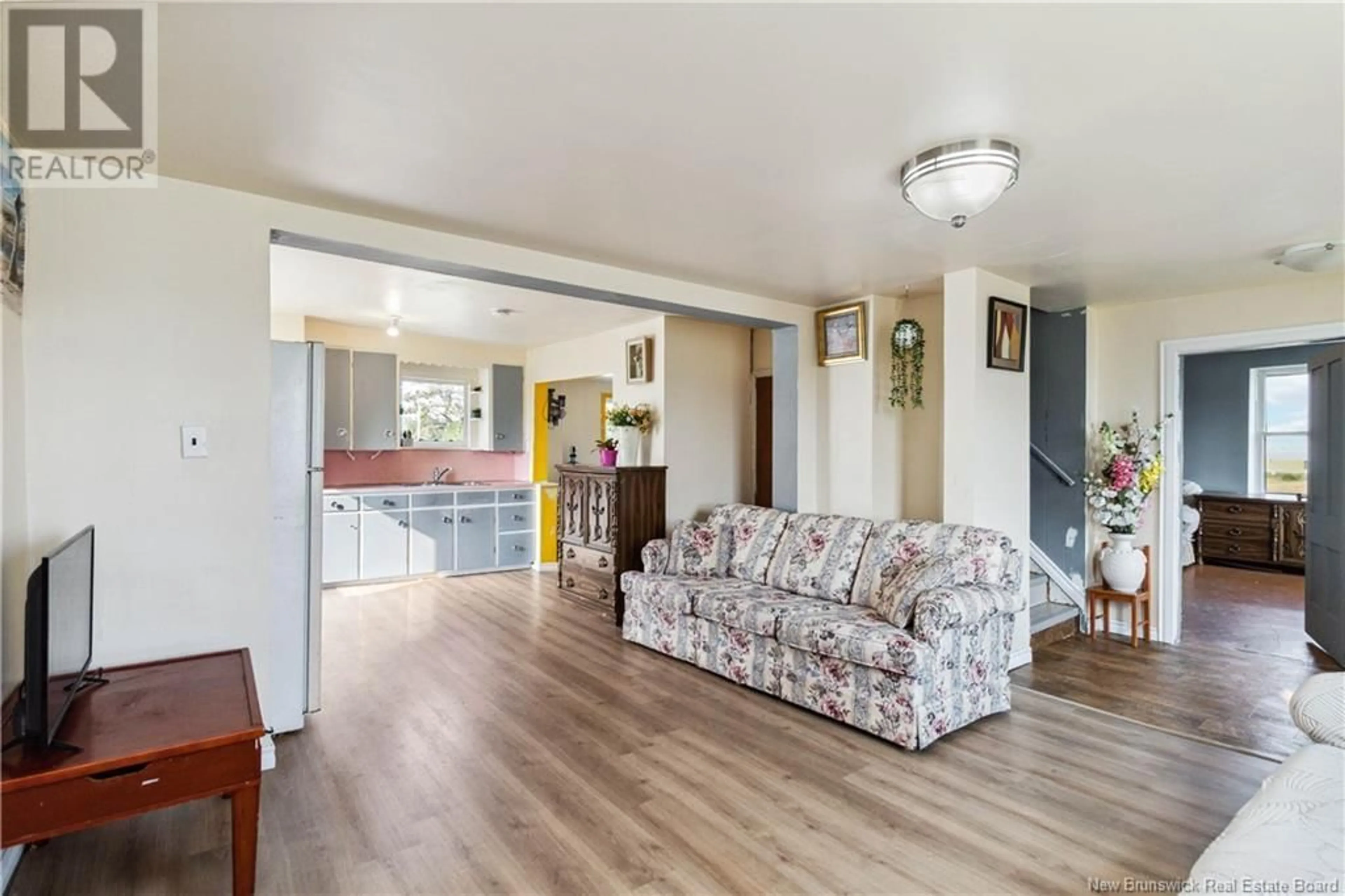 Living room with furniture, wood/laminate floor for 2058 ROUTE 950, Petit-Cap New Brunswick E4N2J6