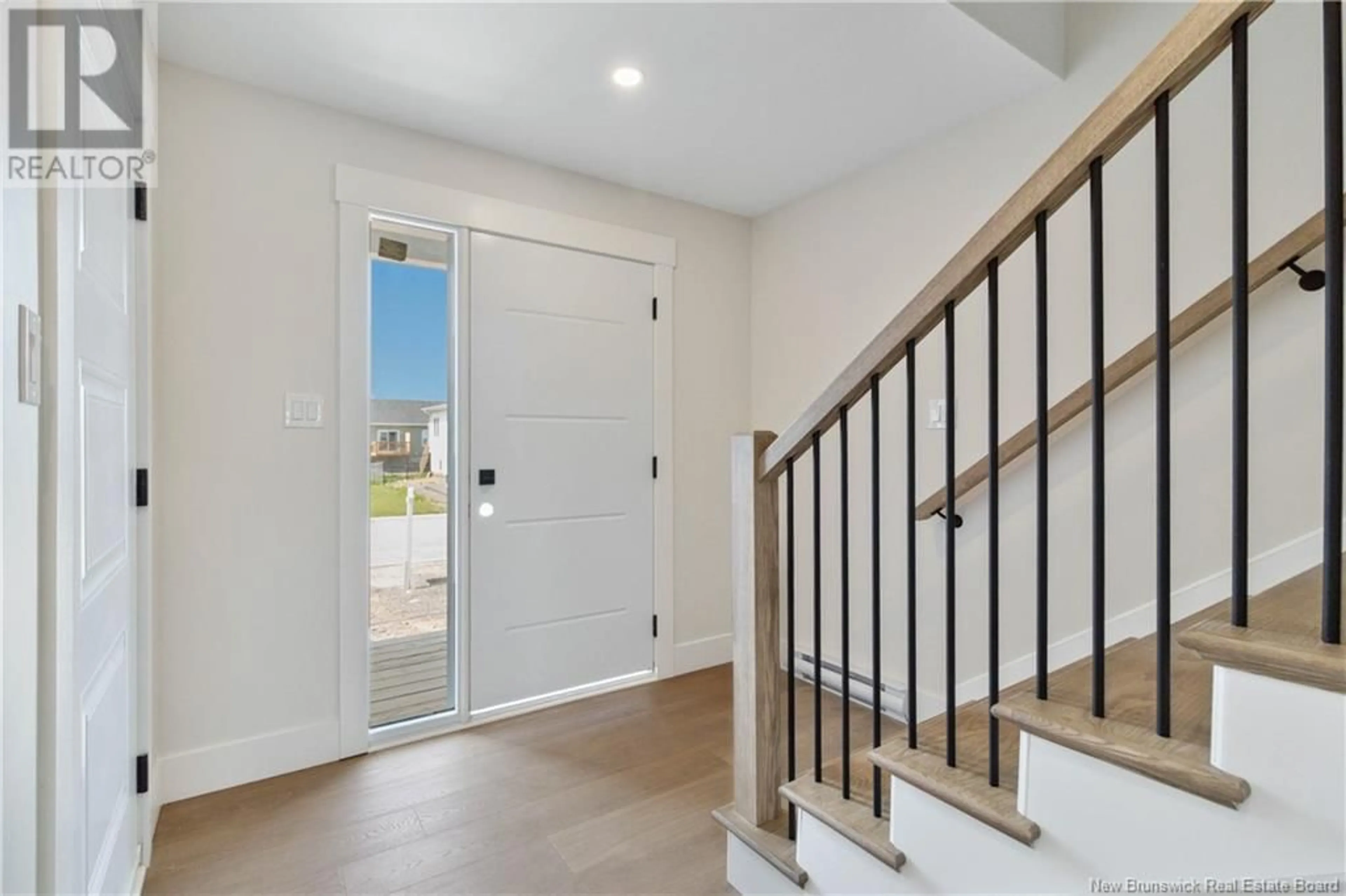Indoor entryway for 29 MIA STREET, Shediac New Brunswick E4P0Z8