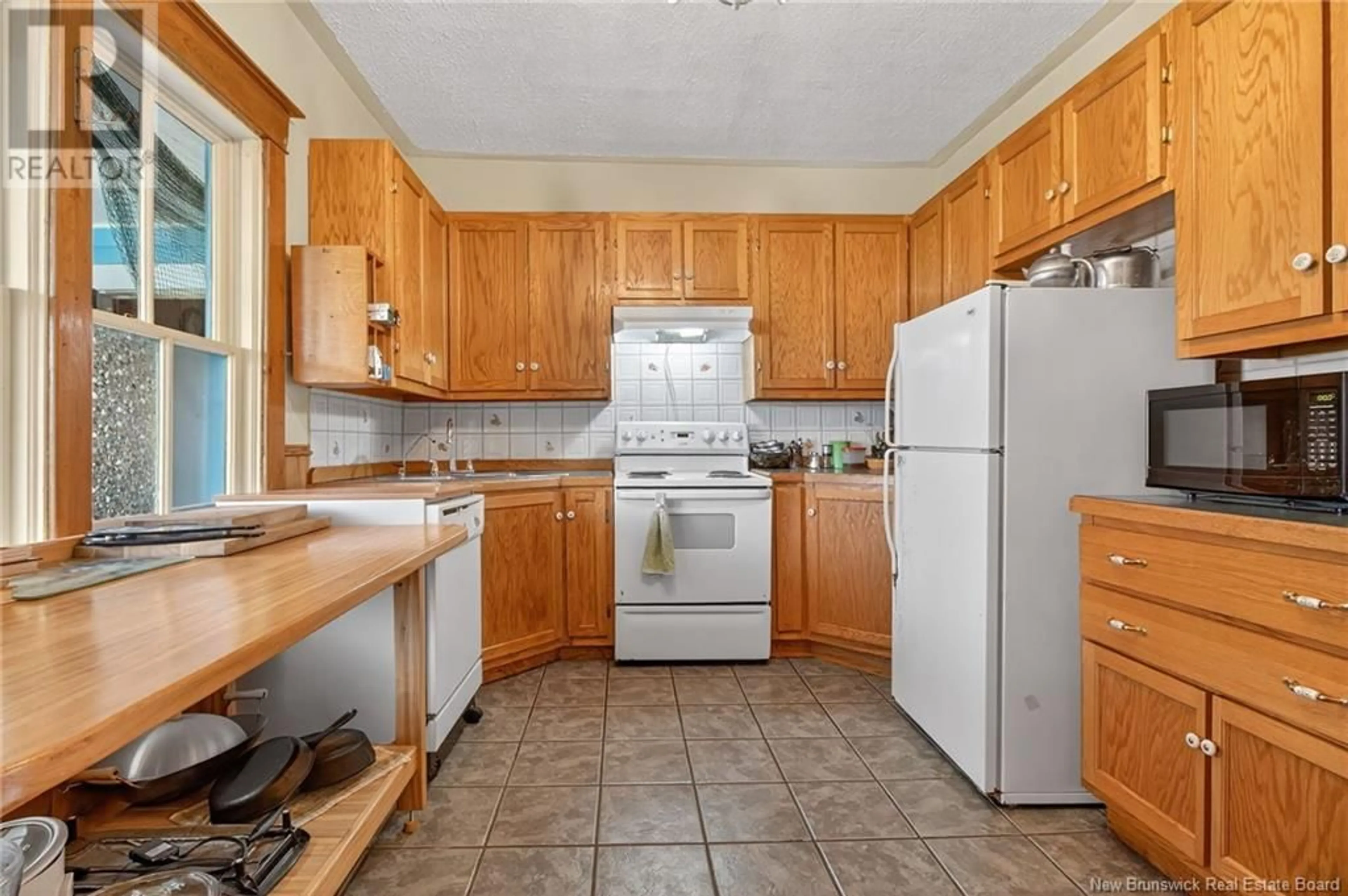 Standard kitchen, unknown for 4566 ROUTE 880, Havelock New Brunswick E4Z5K6